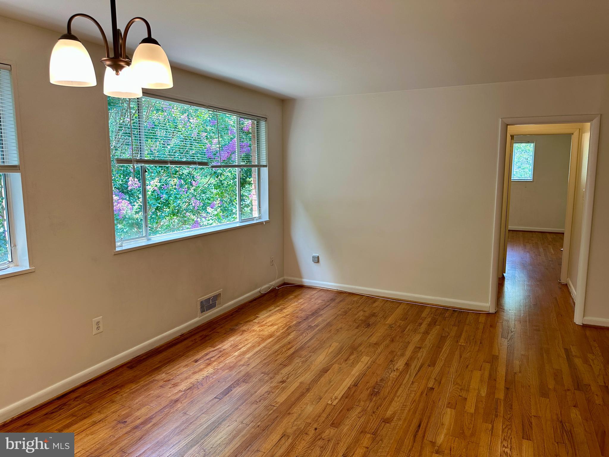 10505 MONTROSE AVENUE M-201