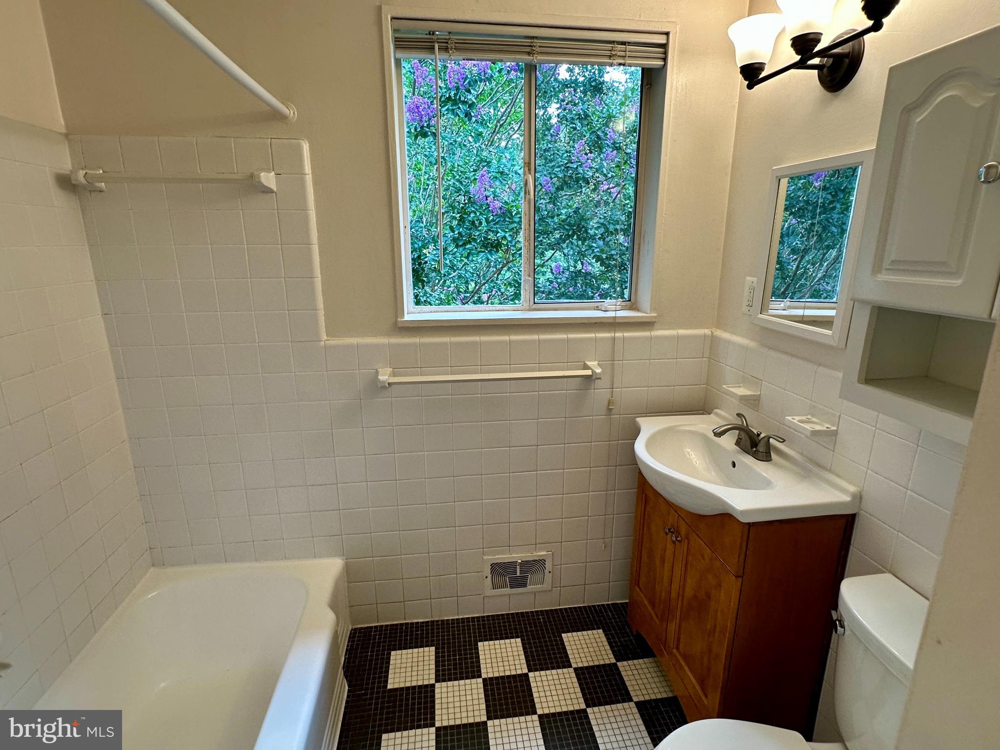 NORTH BETHESDA - Residential Lease