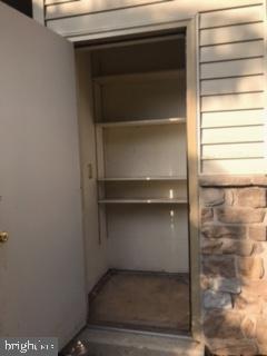 MONTGOMERY BROOKE - Residential Lease