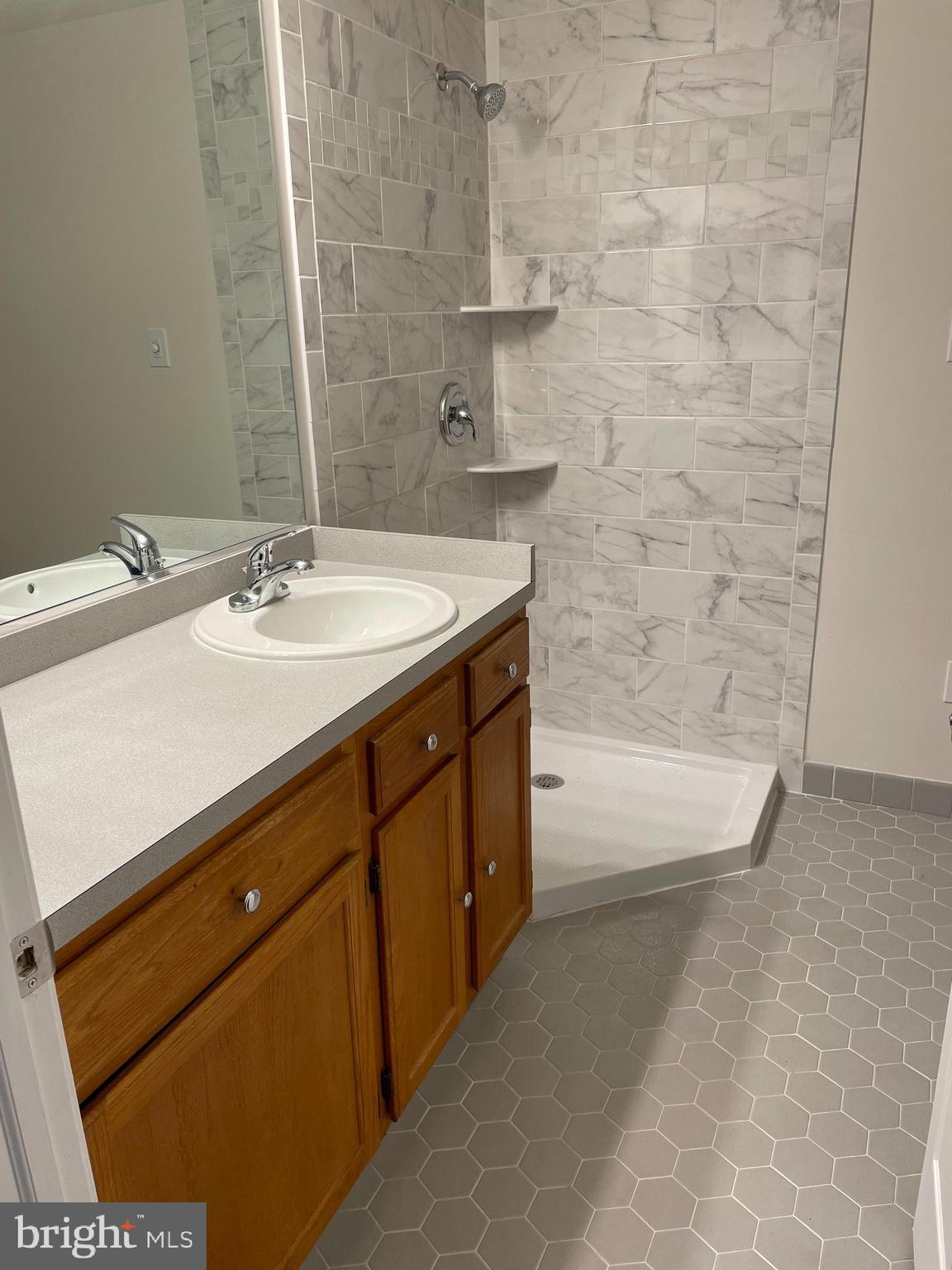 MONTGOMERY BROOKE - Residential Lease