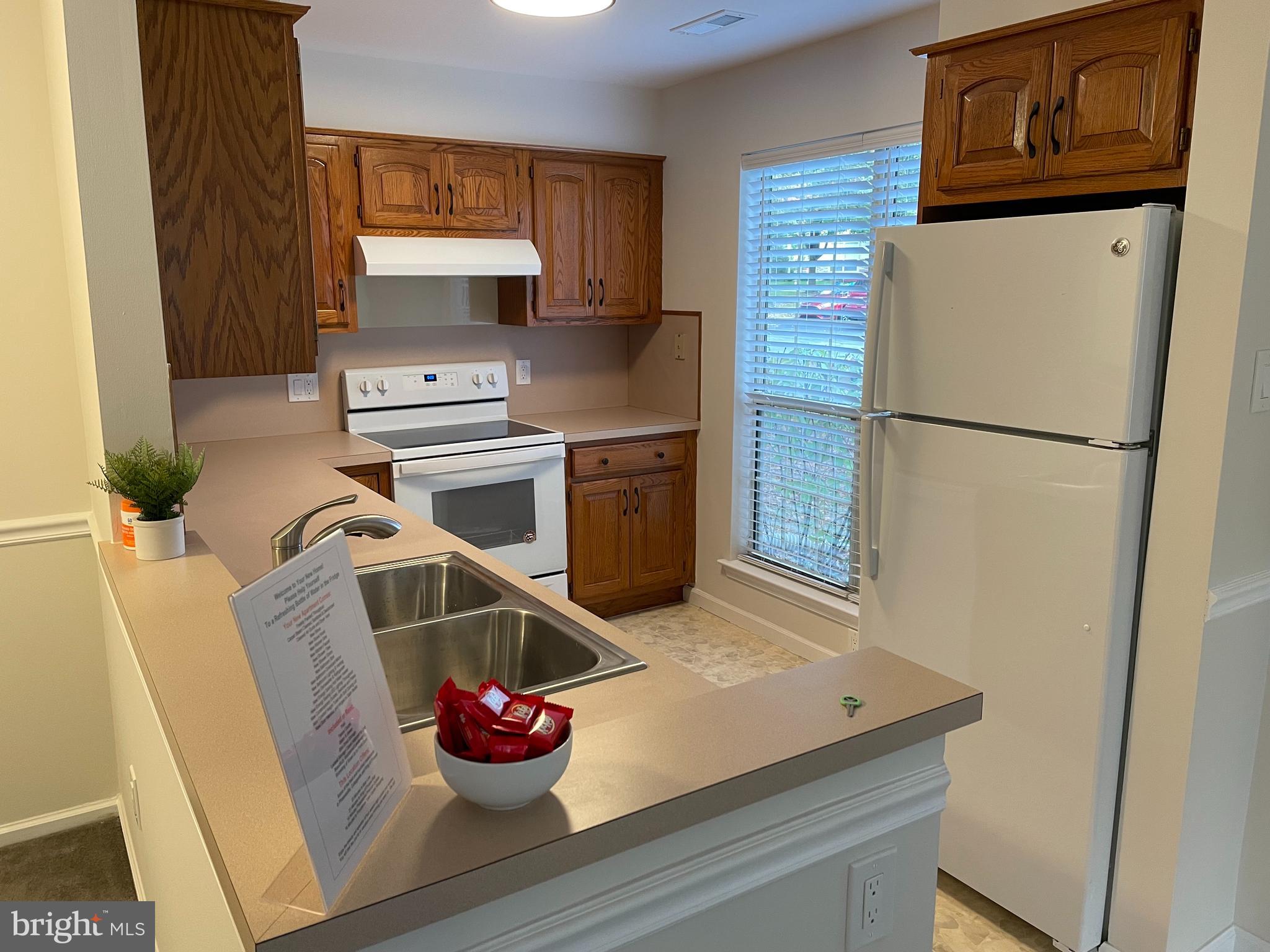 MONTGOMERY BROOKE - Residential Lease