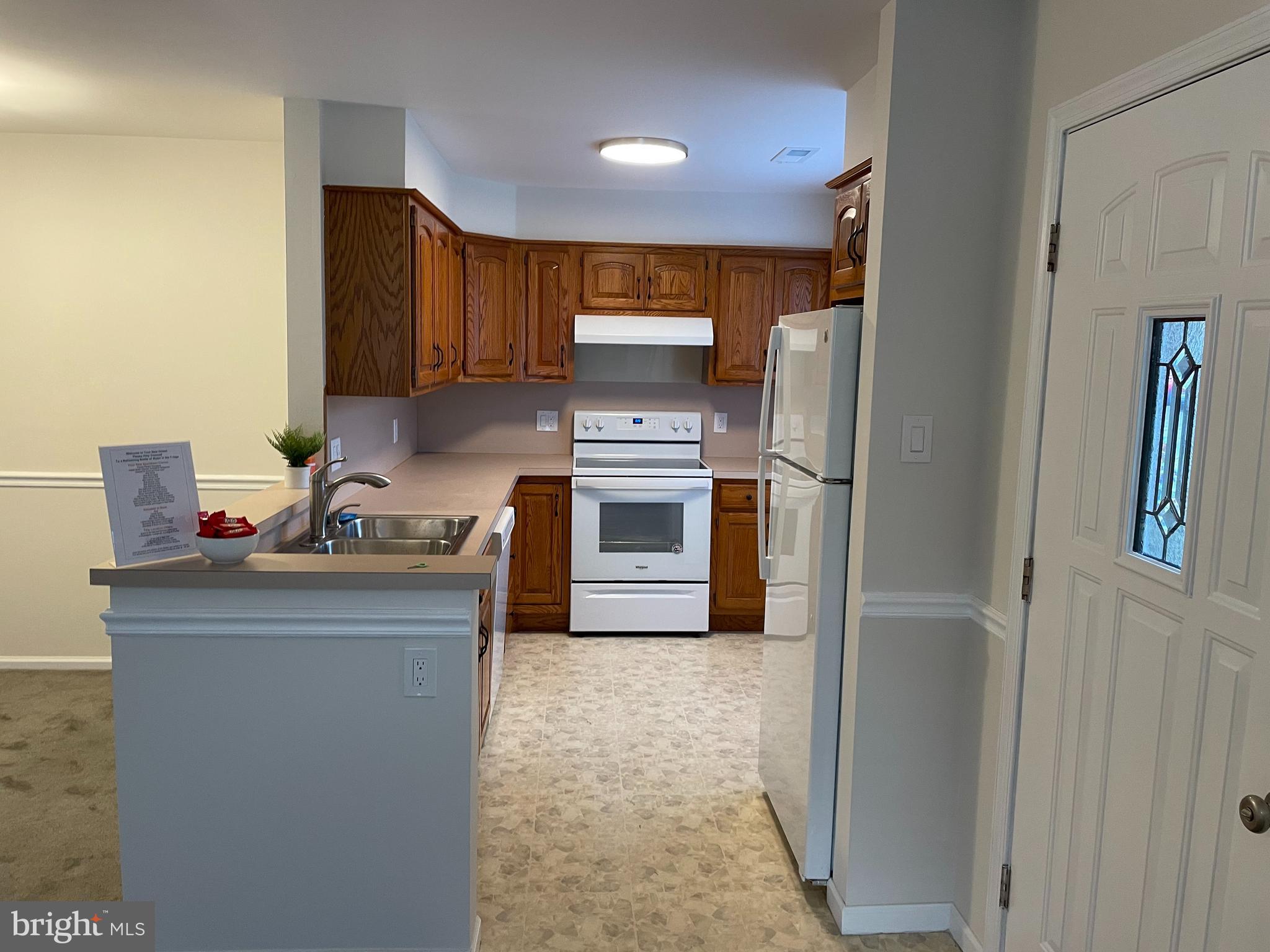 MONTGOMERY BROOKE - Residential Lease