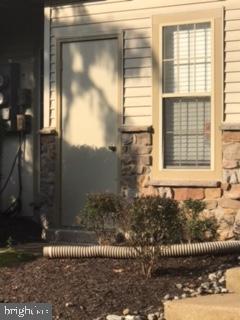 MONTGOMERY BROOKE - Residential Lease