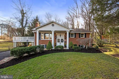 4425 Carrico Drive, Annandale, VA MLS: VAFX2225998
