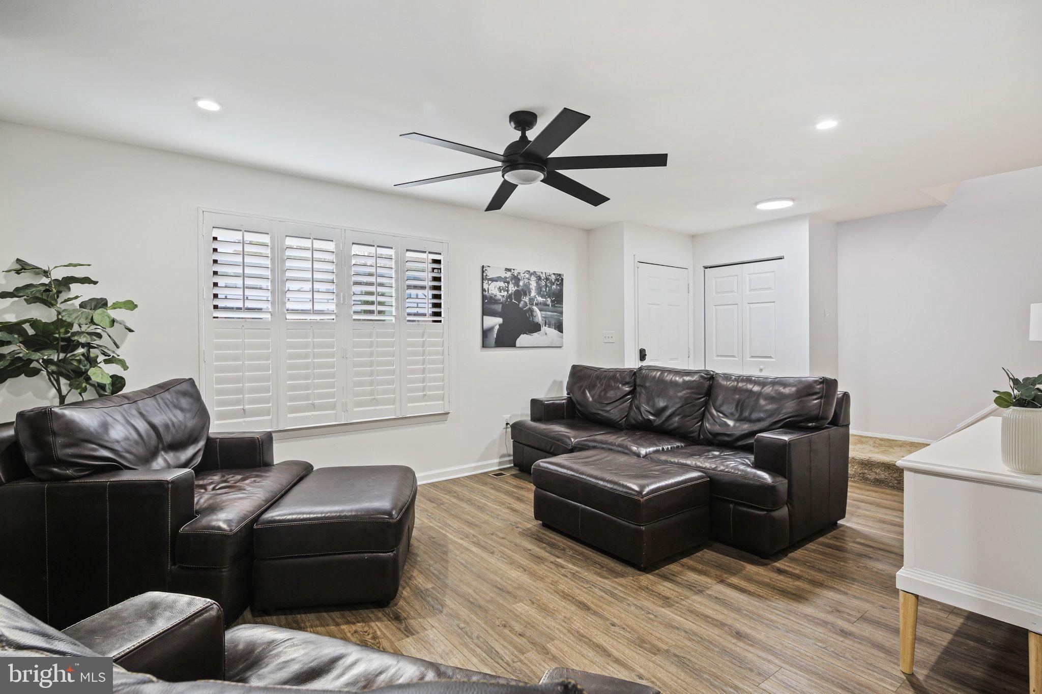 KIMBERLY WOODS VILLAGE - Residential