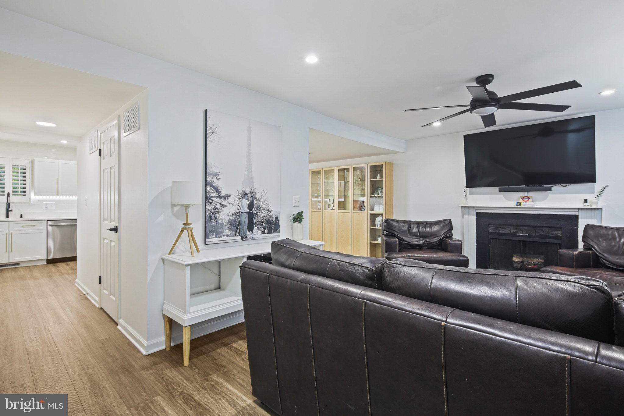 KIMBERLY WOODS VILLAGE - Residential