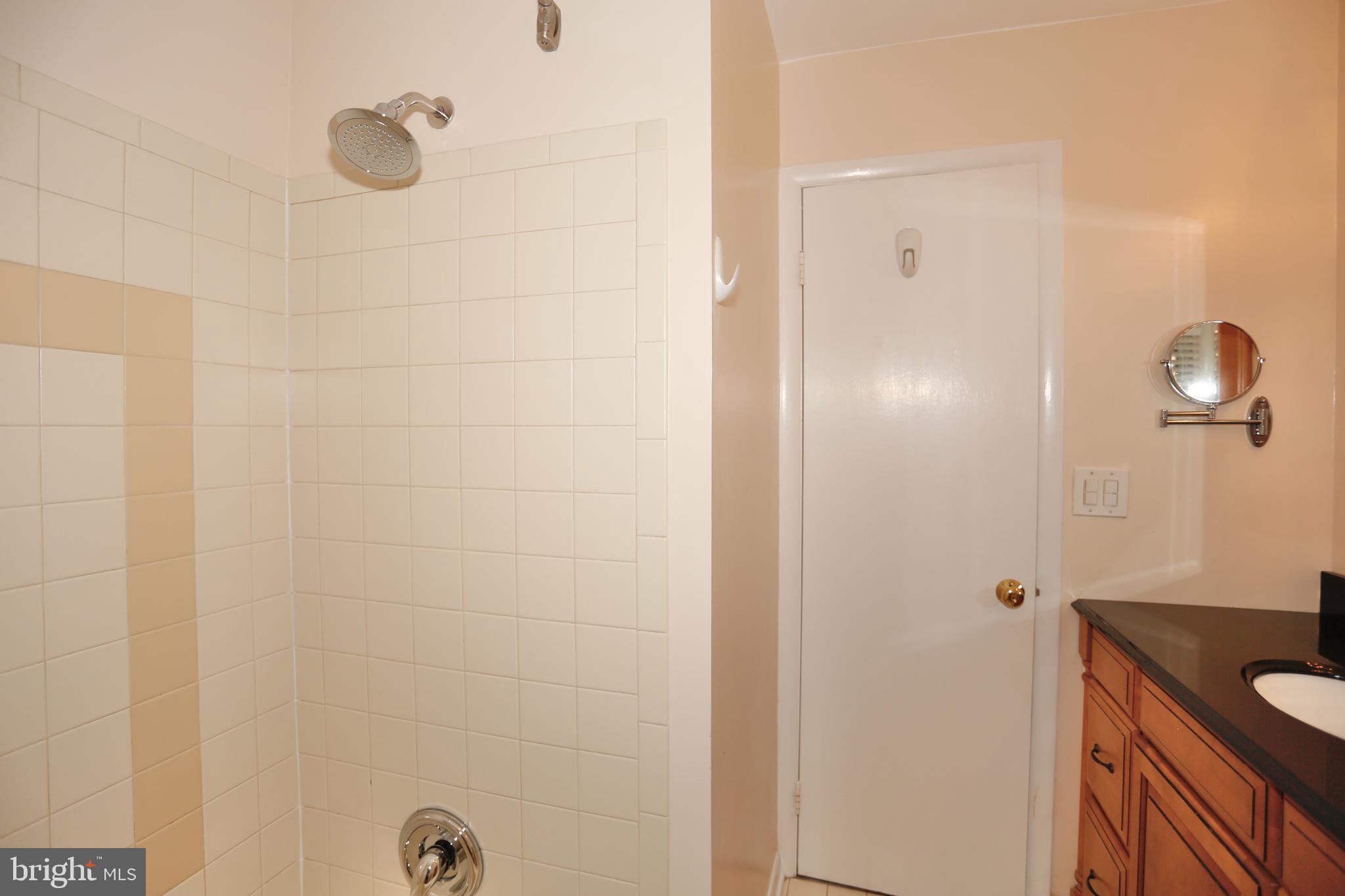 GREEN TREE MANOR - Residential Lease