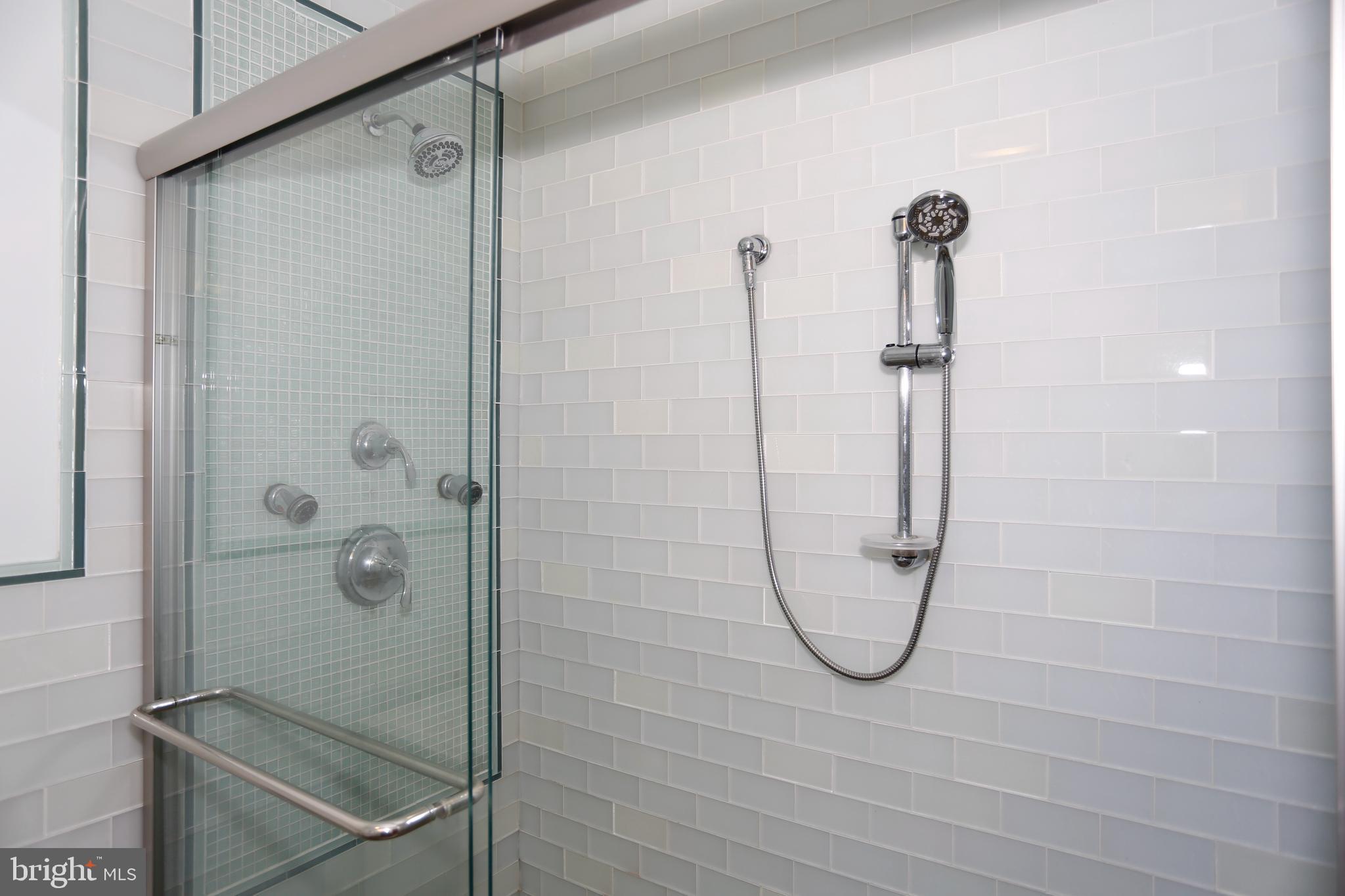 GREEN TREE MANOR - Residential Lease