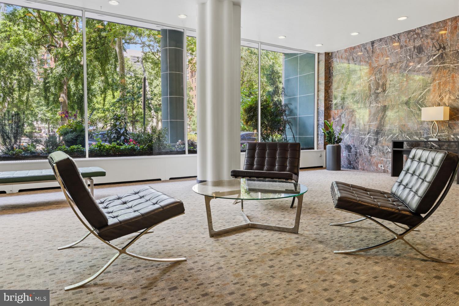 1810 RITTENHOUSE SQUARE 212