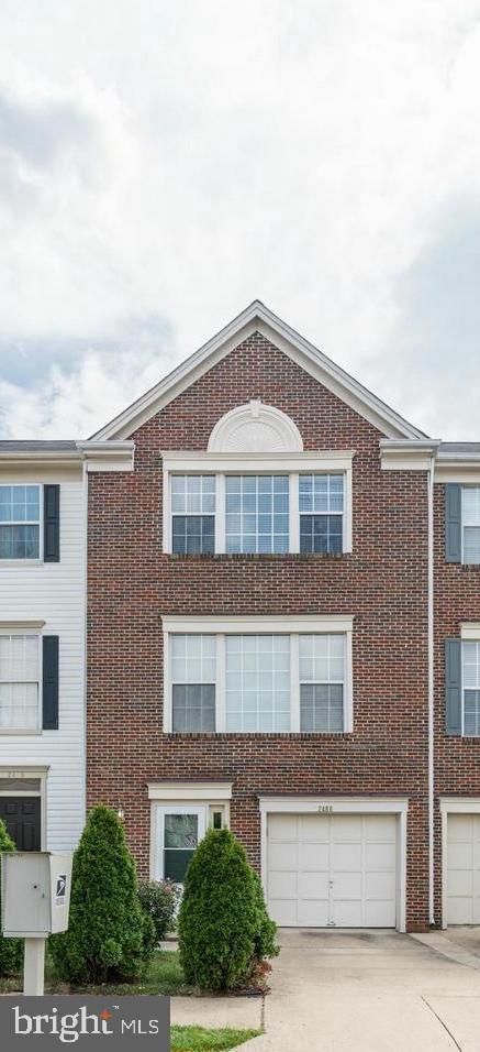 Luxurious Townhome in Coppermill Available December 1 
Discover the epitome of modern living in this beautifully maintained 3-bedroom, 3.5-bathroom townhome. Nestled in the sought-after Coppermill community, this spacious residence offers a perfect blend of comfort and convenience.

Key Features:

Brick Front: Enjoy the classic charm of a brick exterior.
Garage: Conveniently park your vehicle in the attached one-car garage.
Open Floor Plan: The spacious layout features hardwood floors on the main level, creating a welcoming atmosphere.
Gourmet Kitchen: The fully renovated kitchen boasts 42-inch cabinets, granite countertops, and stainless steel appliances.
Primary Suite: The primary bedroom suite offers a luxurious retreat.
Finished Lower Level: The walk-out lower level provides a versatile space for a rec room or additional living area.
Outdoor Oasis: The large composite deck and fenced yard are perfect for entertaining or relaxing.