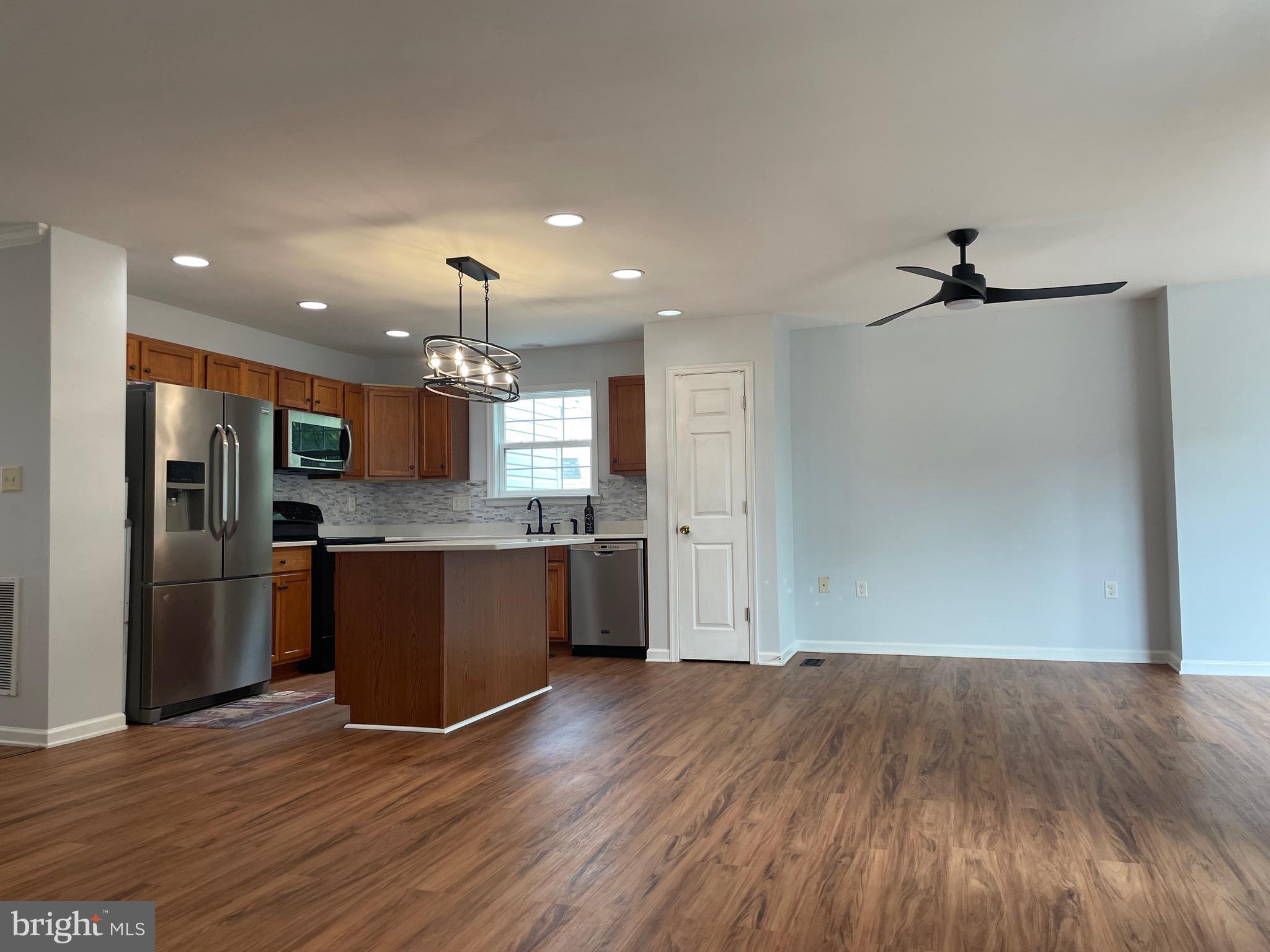 RIVERSIDE VILLAGES - Residential