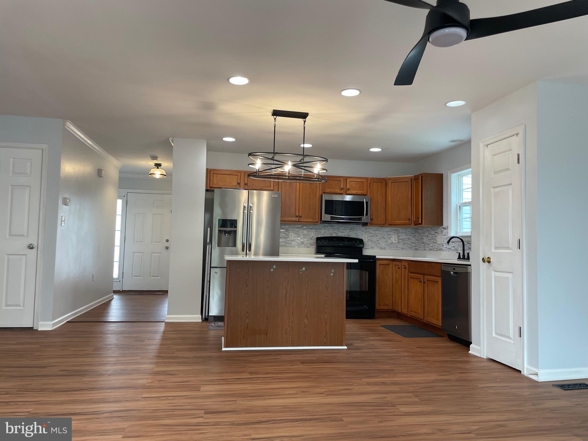 RIVERSIDE VILLAGES - Residential