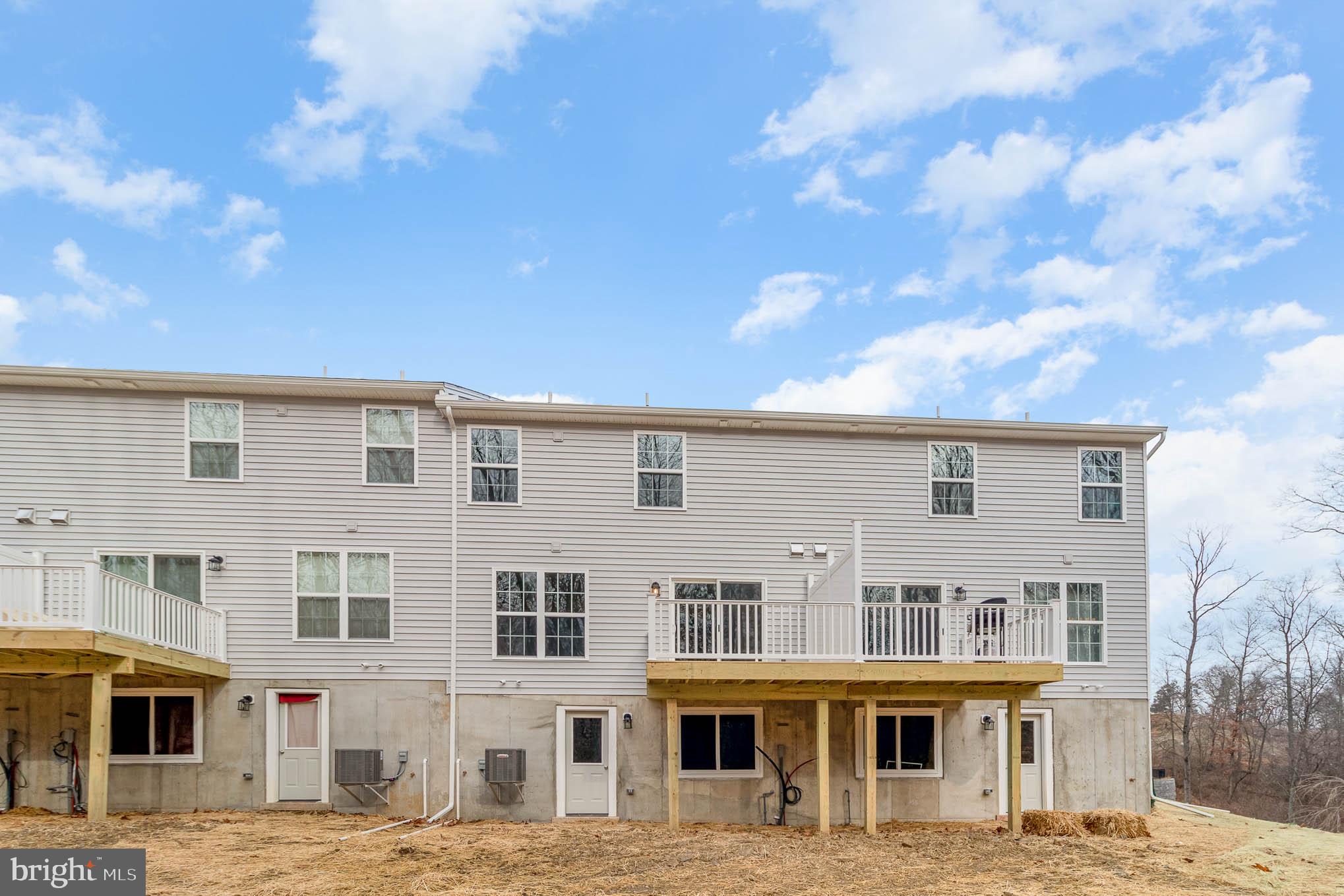 CREEKVALE - Residential Lease