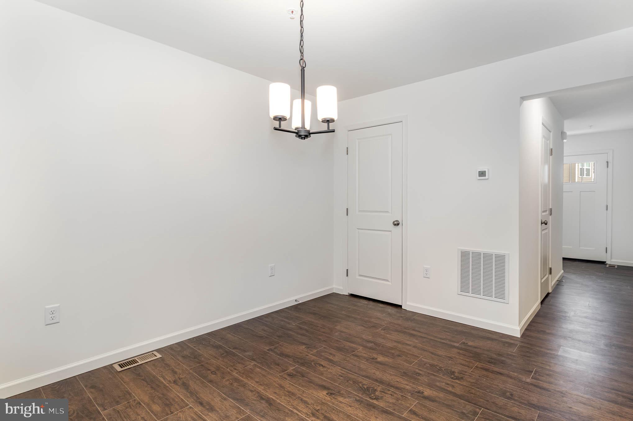 CREEKVALE - Residential Lease