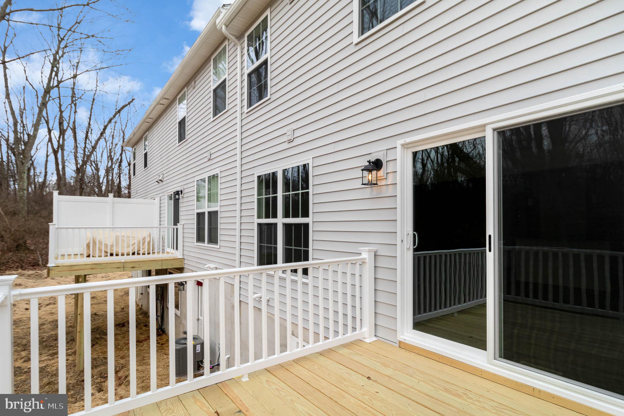 CREEKVALE - Residential Lease