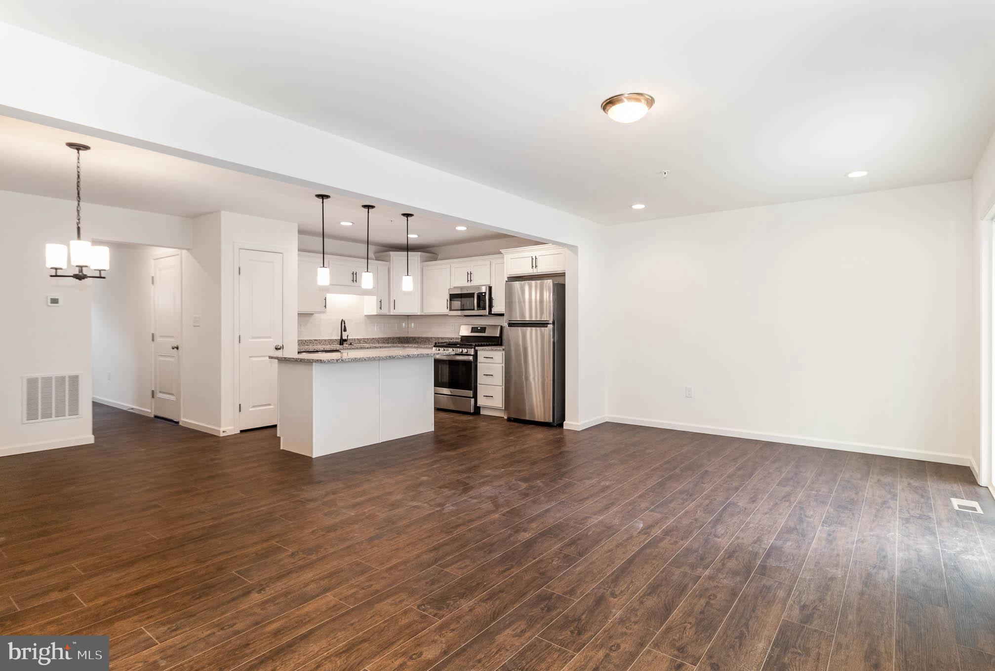 CREEKVALE - Residential Lease