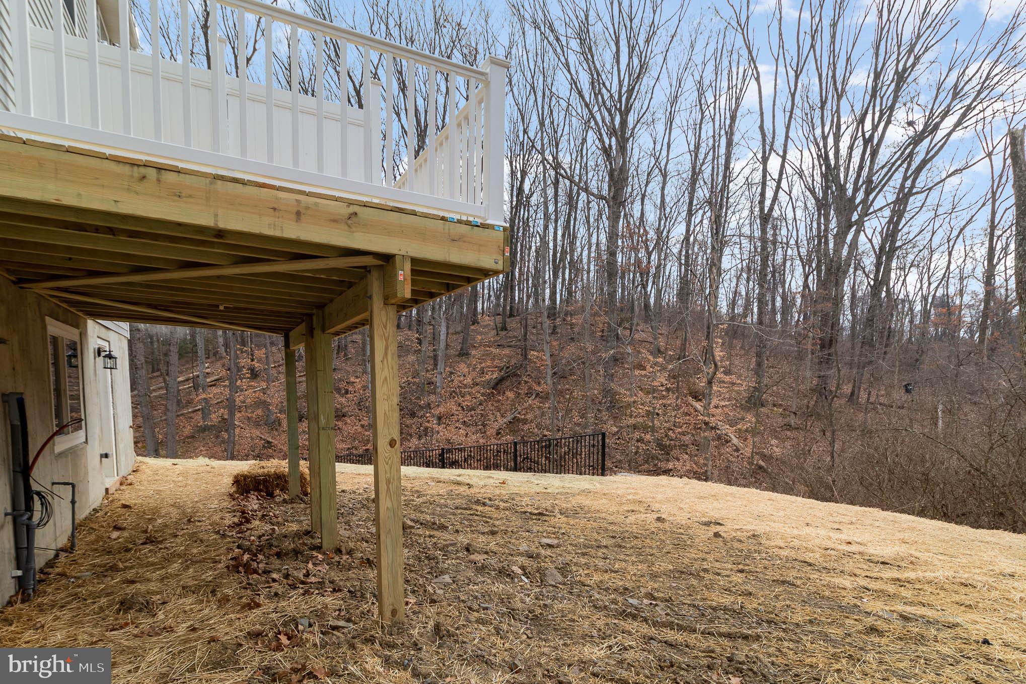 CREEKVALE - Residential Lease