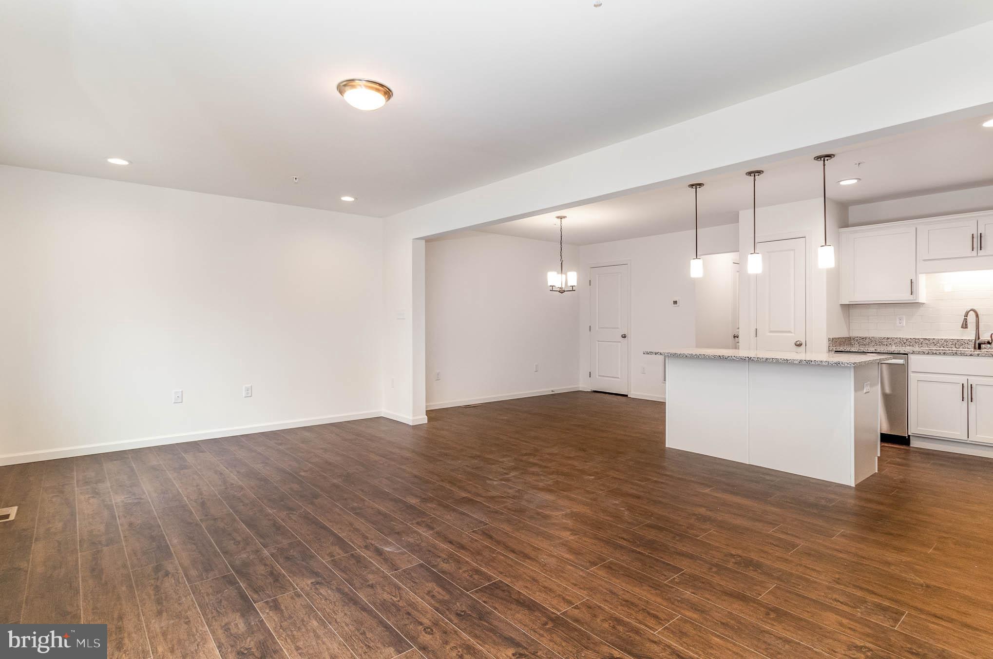 CREEKVALE - Residential Lease