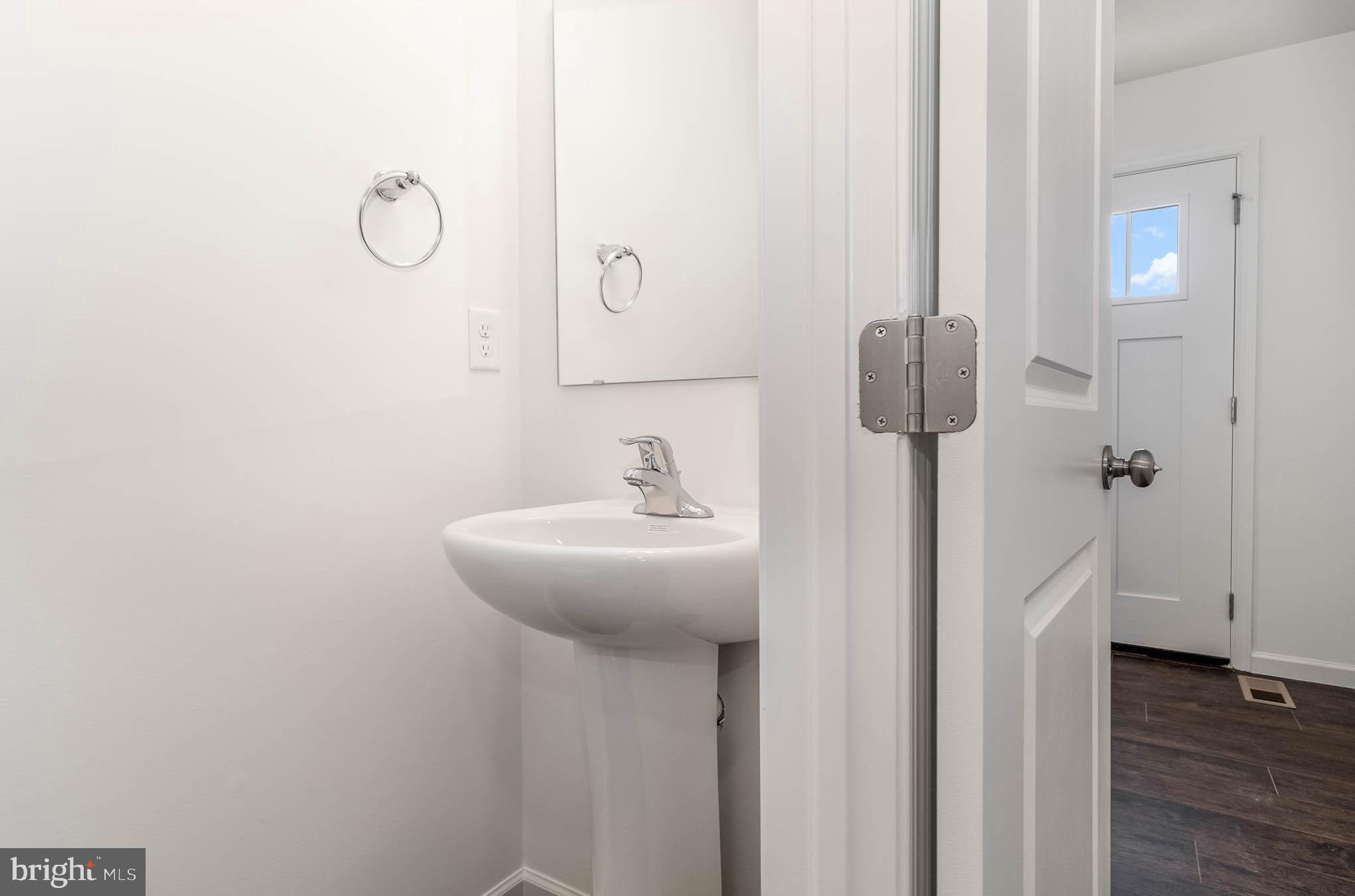 CREEKVALE - Residential Lease