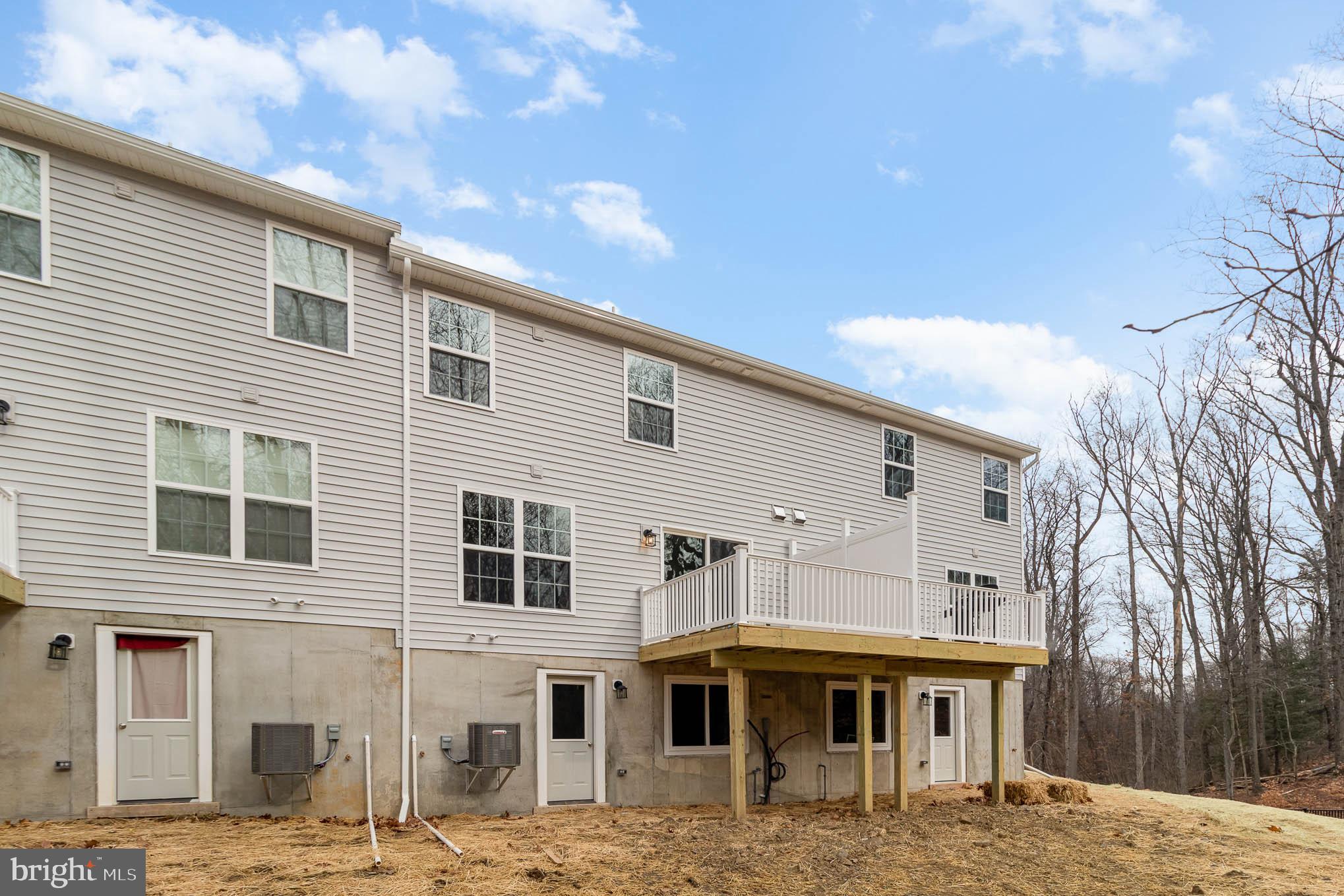 CREEKVALE - Residential Lease