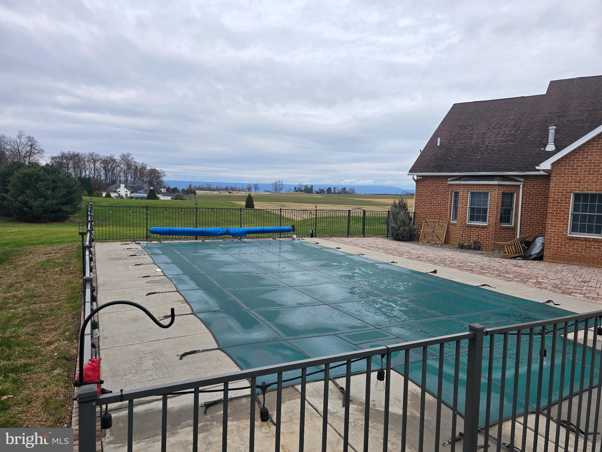 1709 RAGGED EDGE ROAD