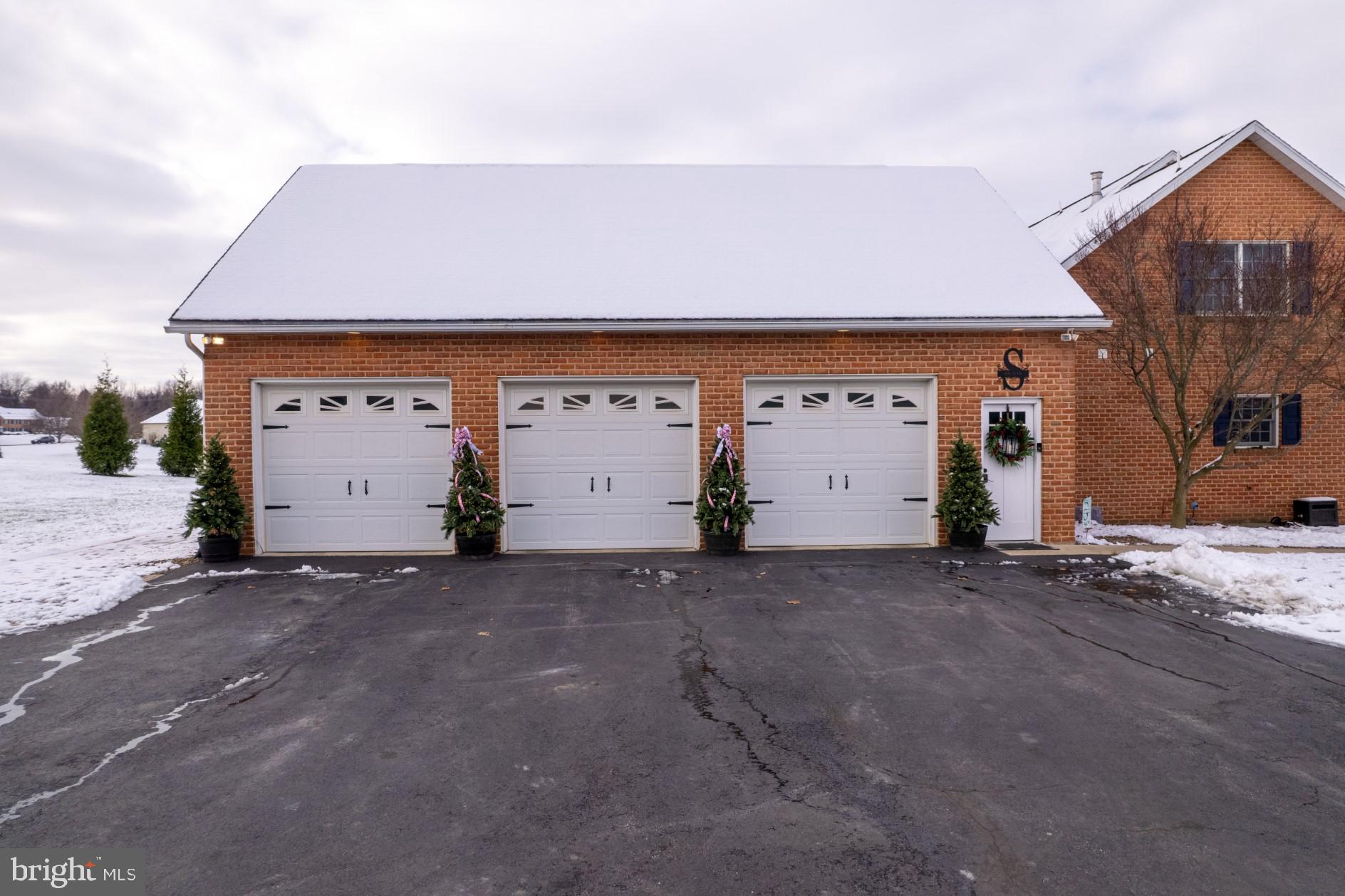 1709 RAGGED EDGE ROAD