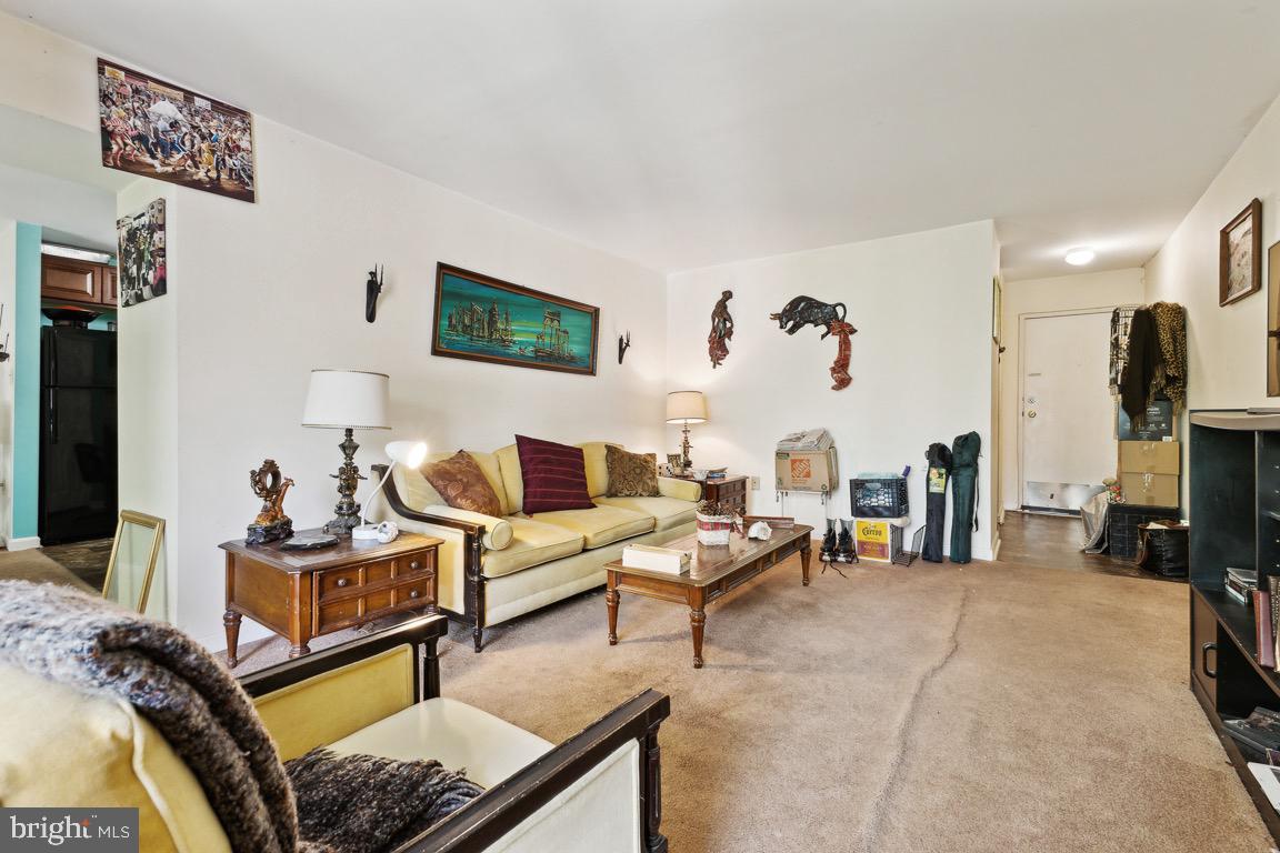 CHELSEA WOODS CONDO - Residential