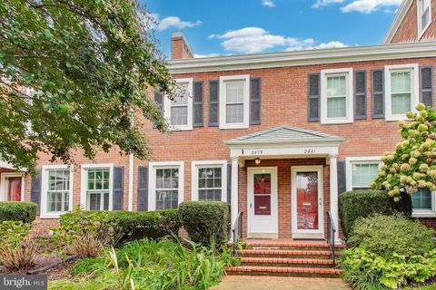 2879 S ABINGDON STREET ARLINGTON VA 22206