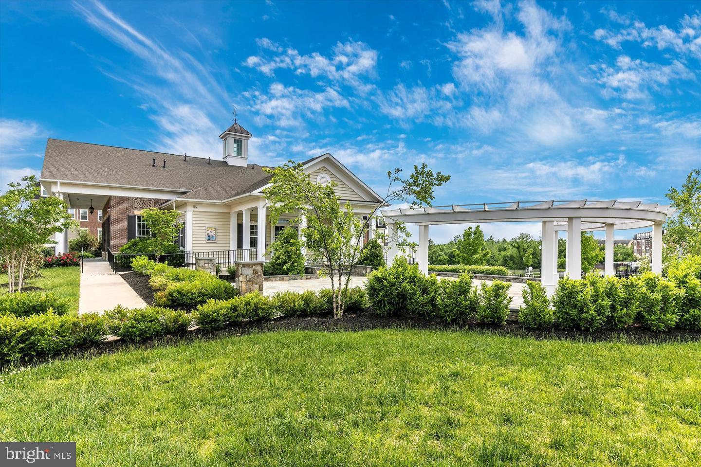 WESTVIEW SOUTH - Residential Lease