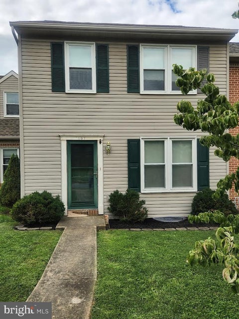 Townhouse For Sale - 107 Stonecrest Court<br/> STEVENS, PA 17578