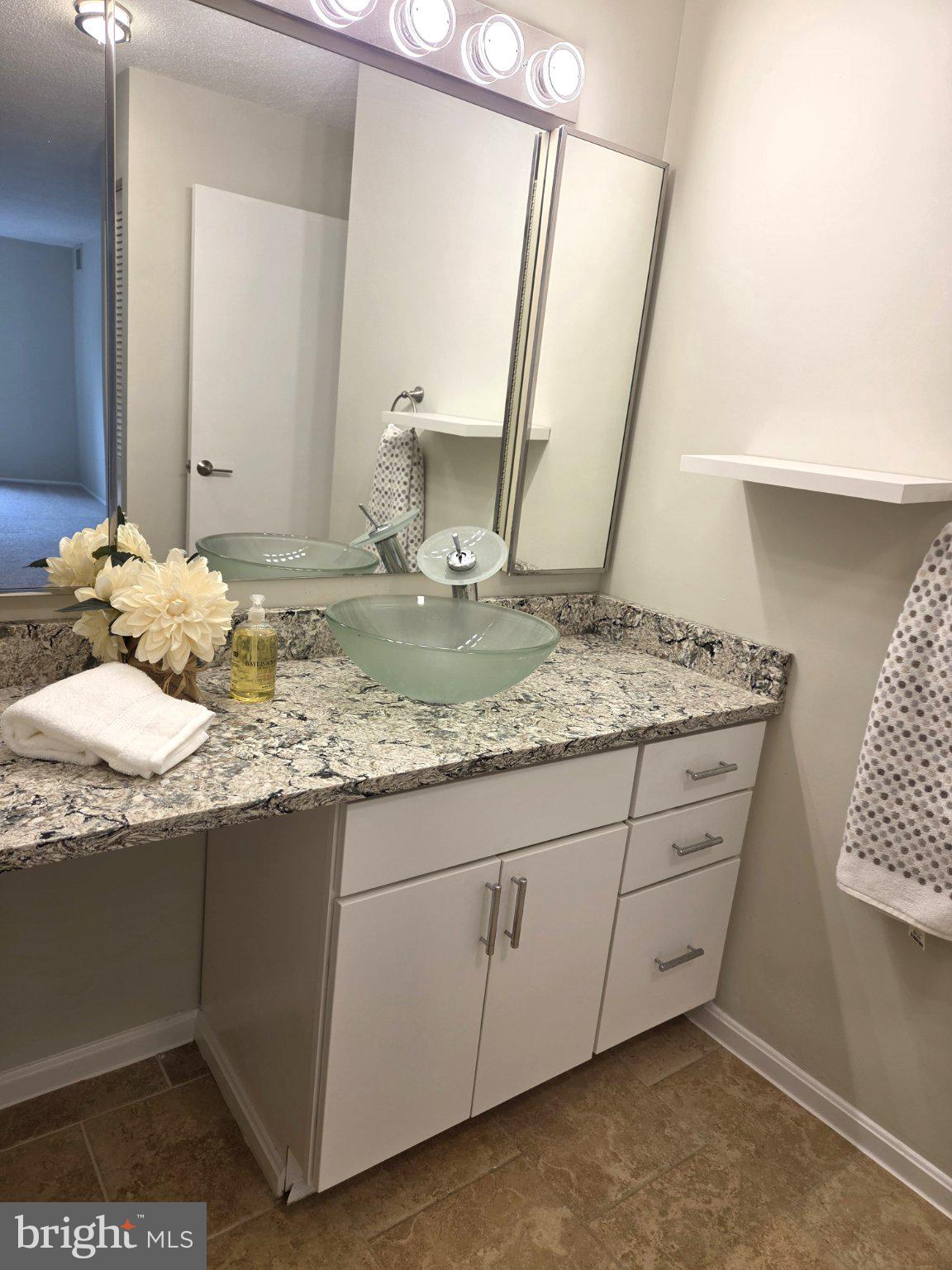 15107 INTERLACHEN DRIVE 2-517