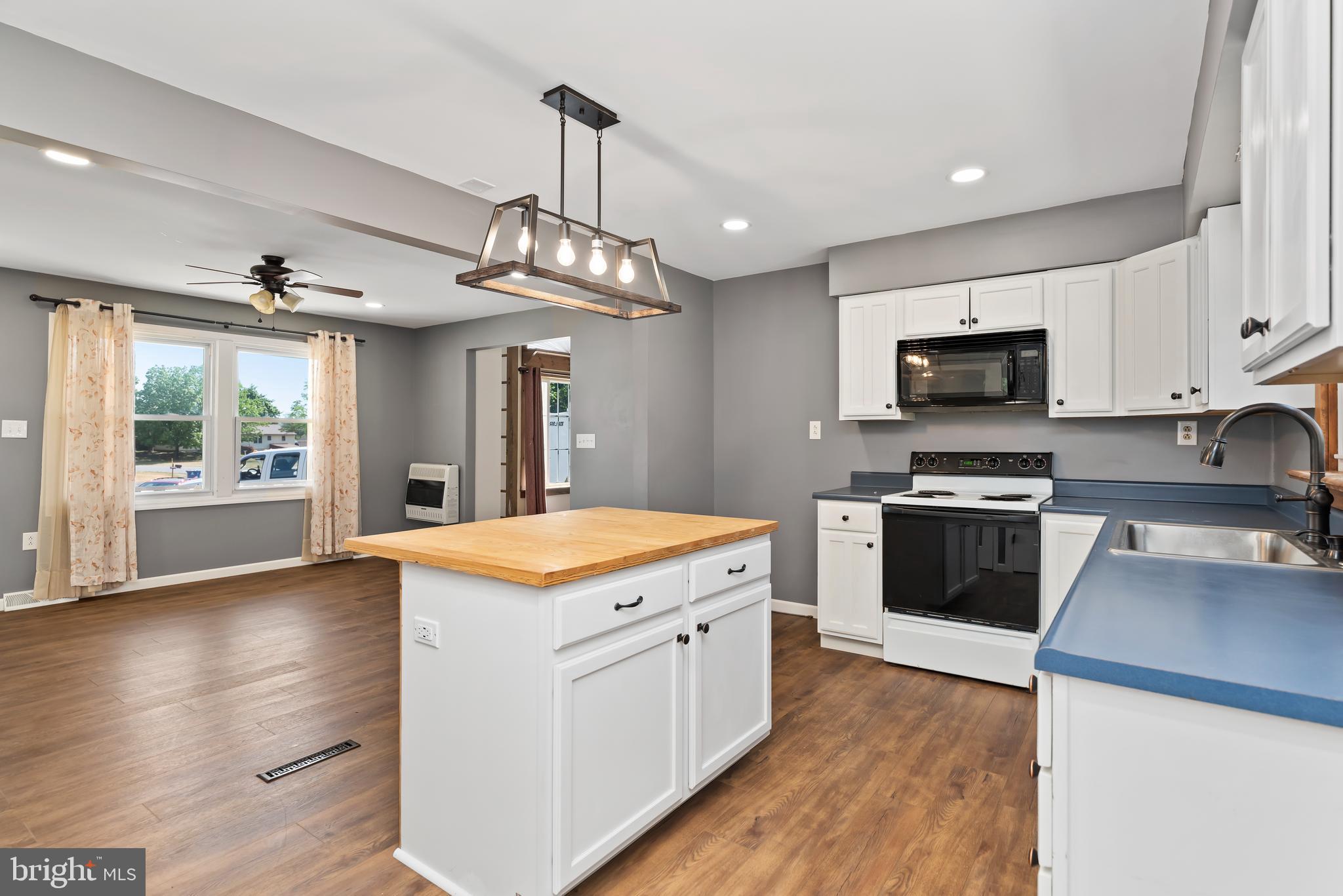 HERITAGE COURT - Residential