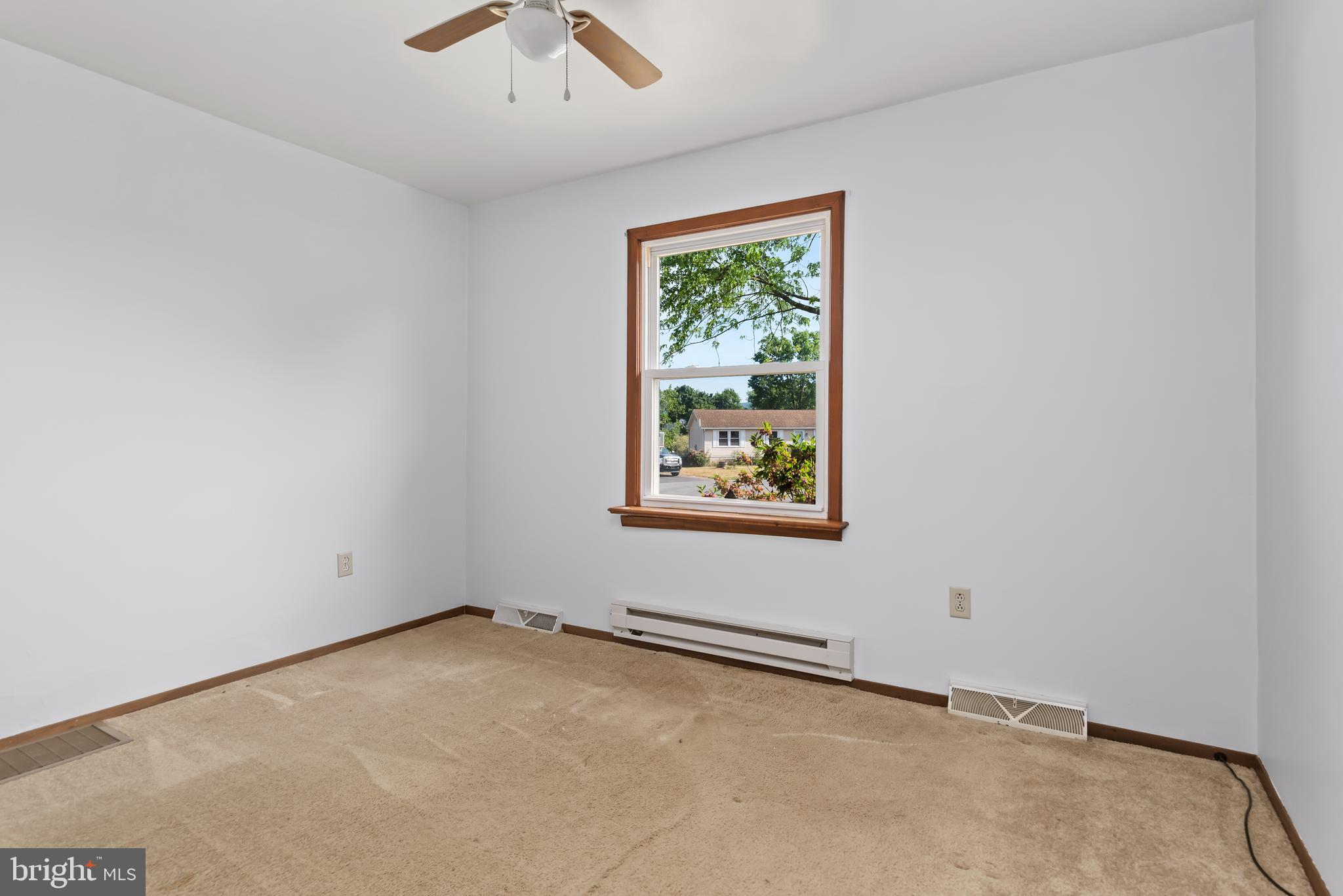 HERITAGE COURT - Residential