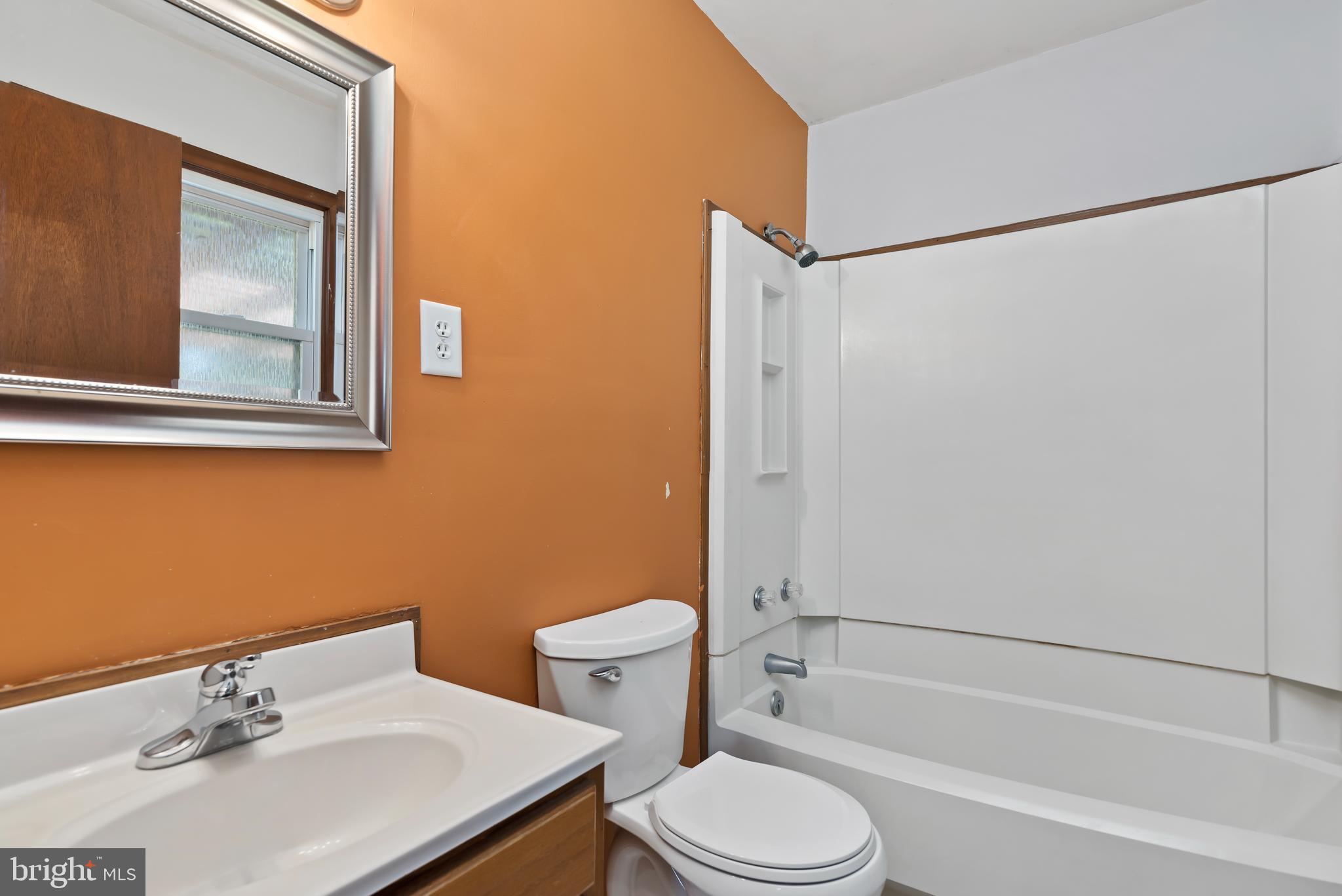 HERITAGE COURT - Residential