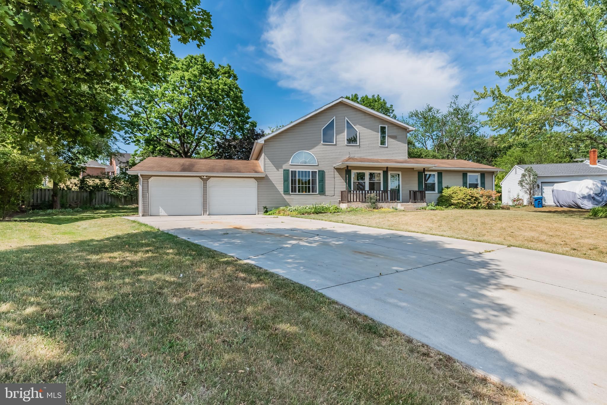 HERITAGE COURT - Residential