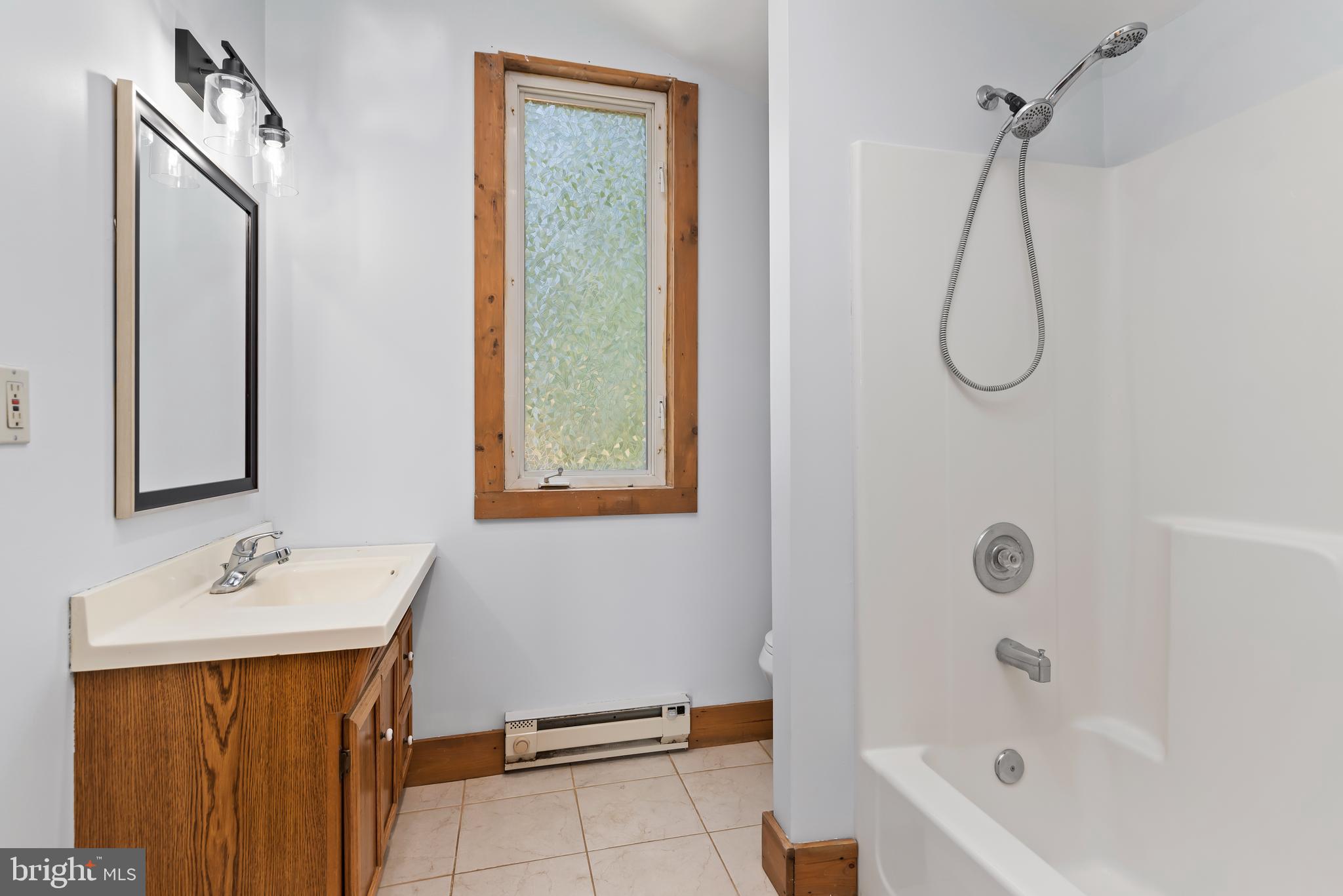 HERITAGE COURT - Residential