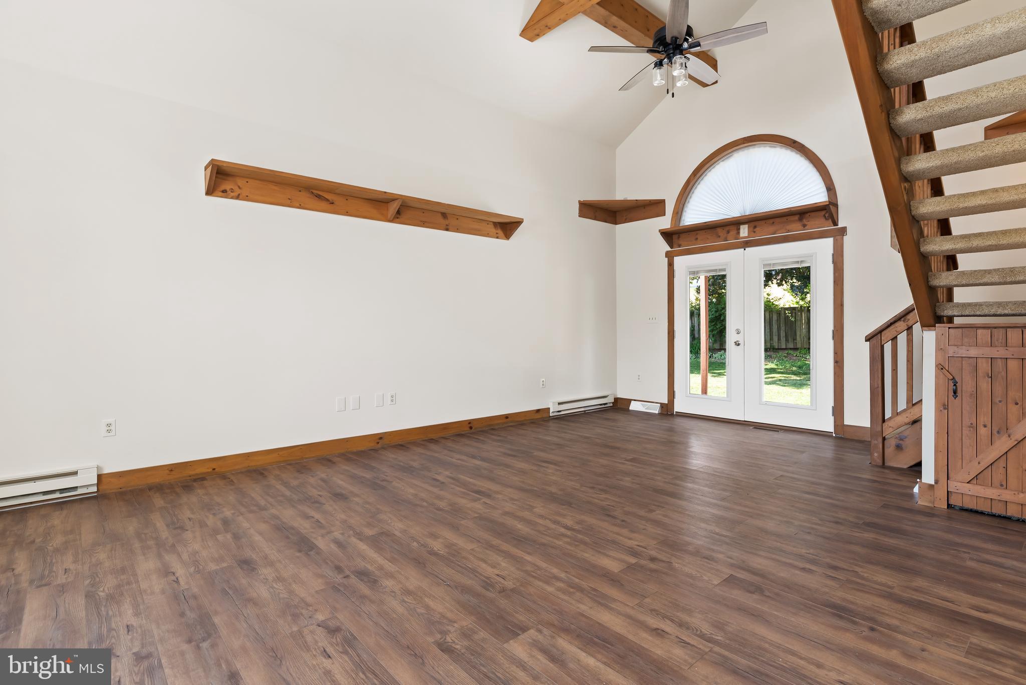 HERITAGE COURT - Residential