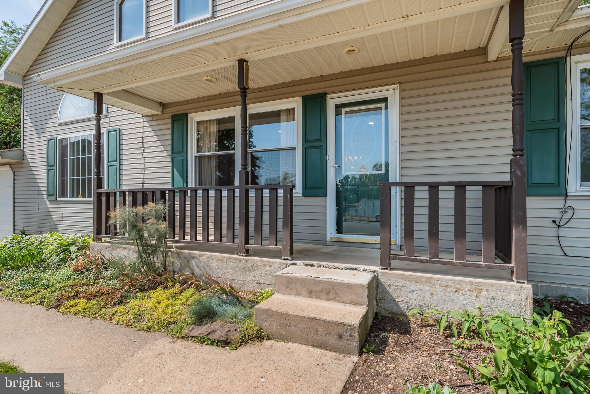 HERITAGE COURT - Residential