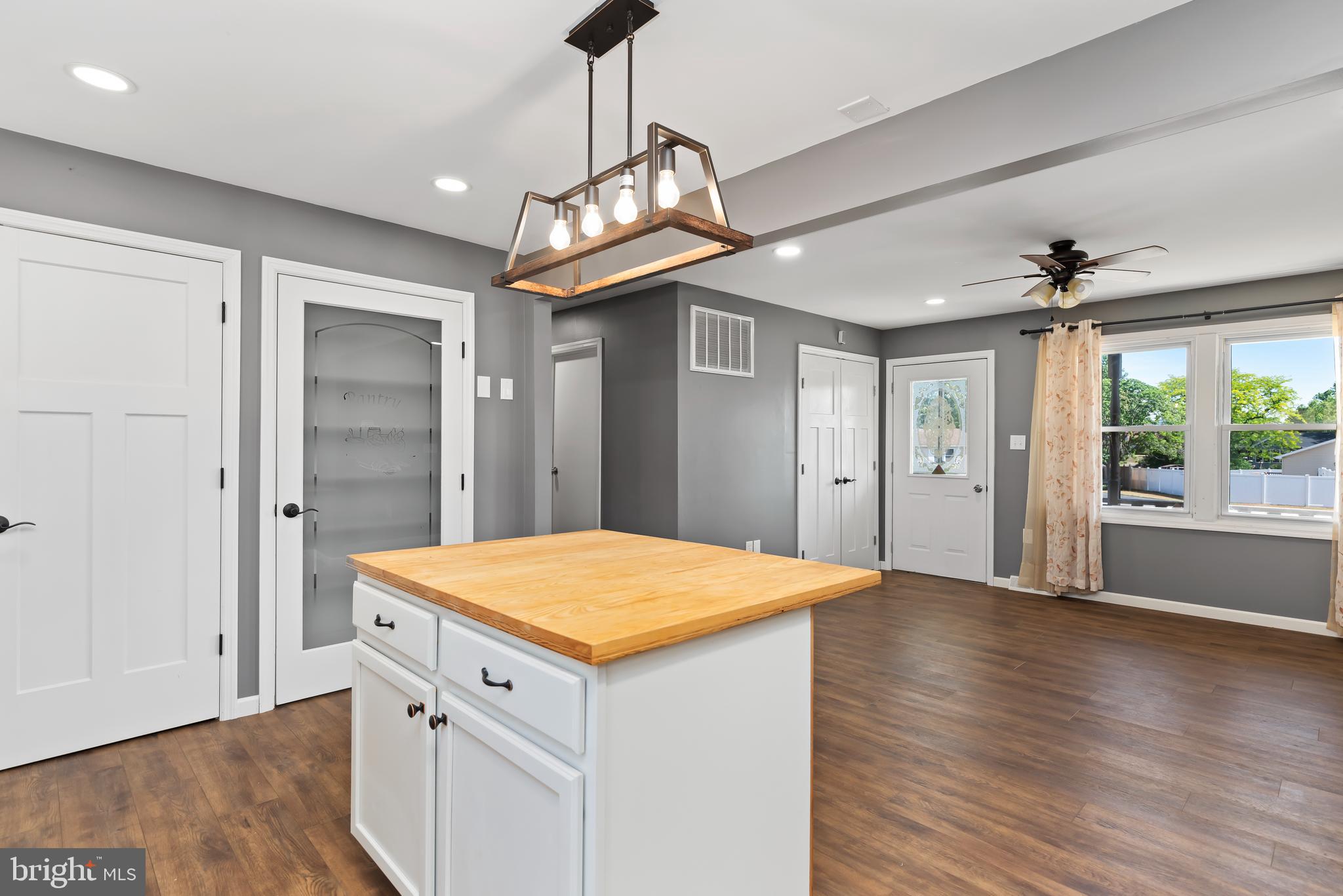 HERITAGE COURT - Residential