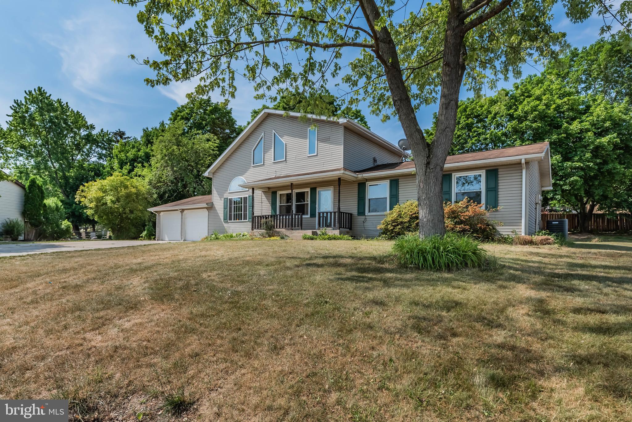 HERITAGE COURT - Residential