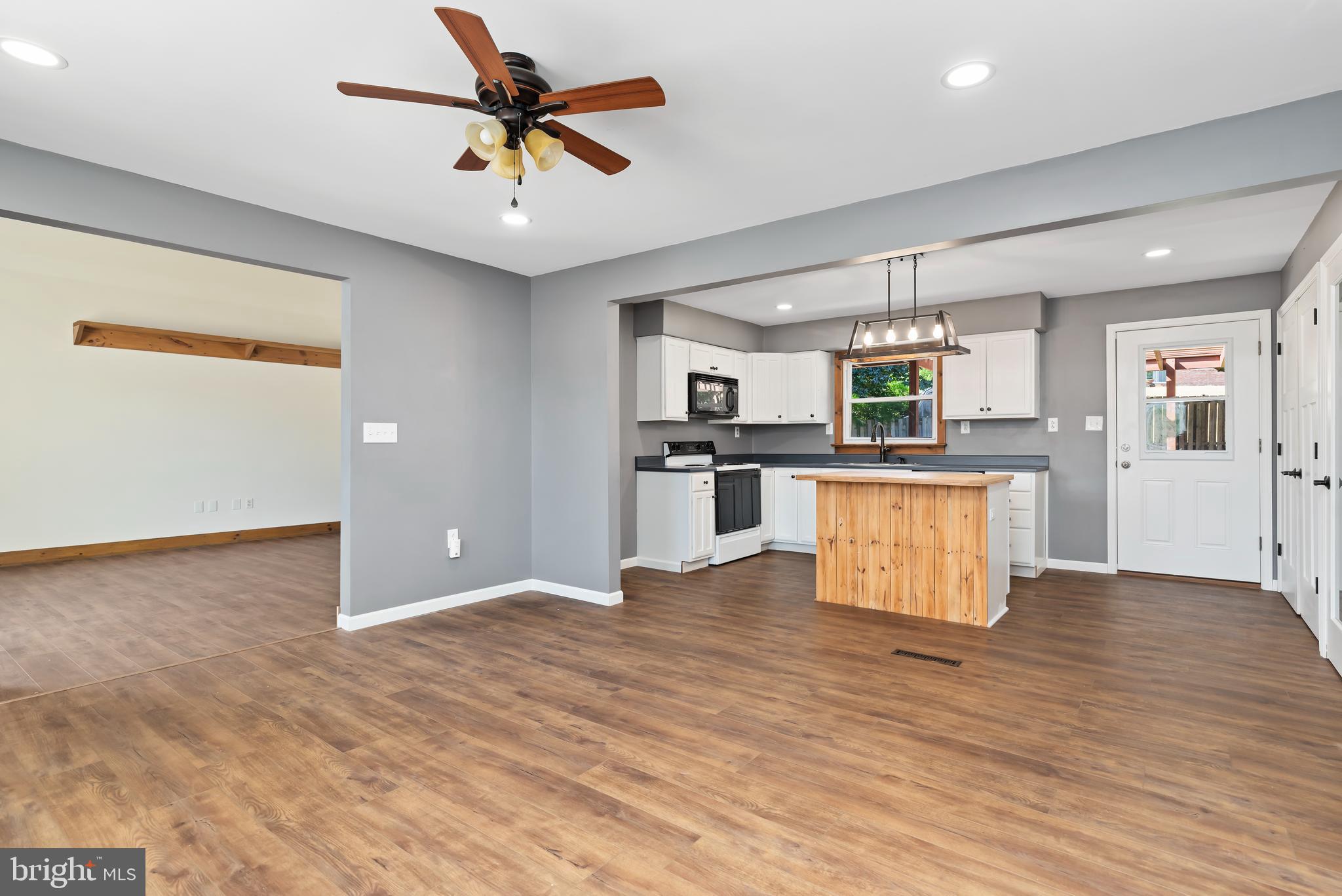 HERITAGE COURT - Residential