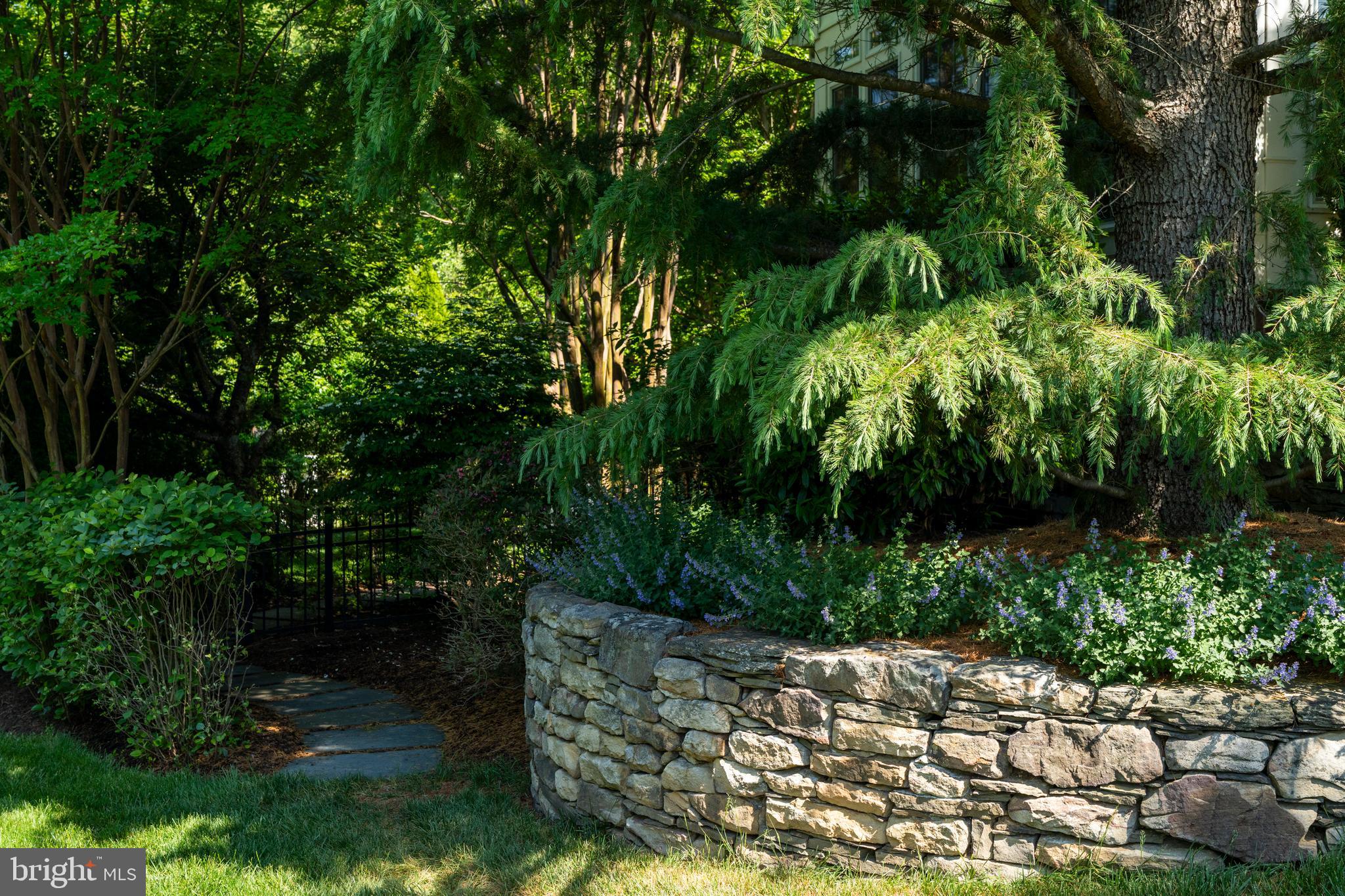 HAMBLETON SYMINGTN - Residential