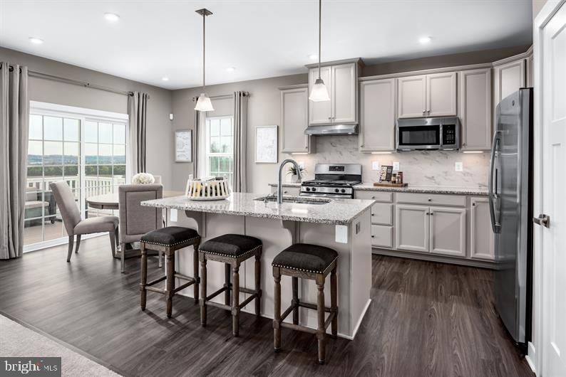 7400 CORSICA COURT ALBERTI RANCH