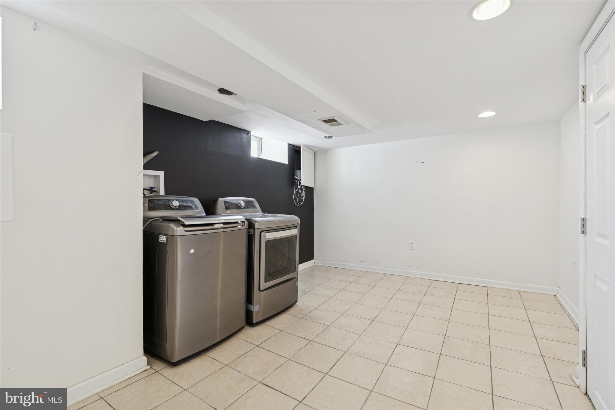 GARDEN CITY - Residential