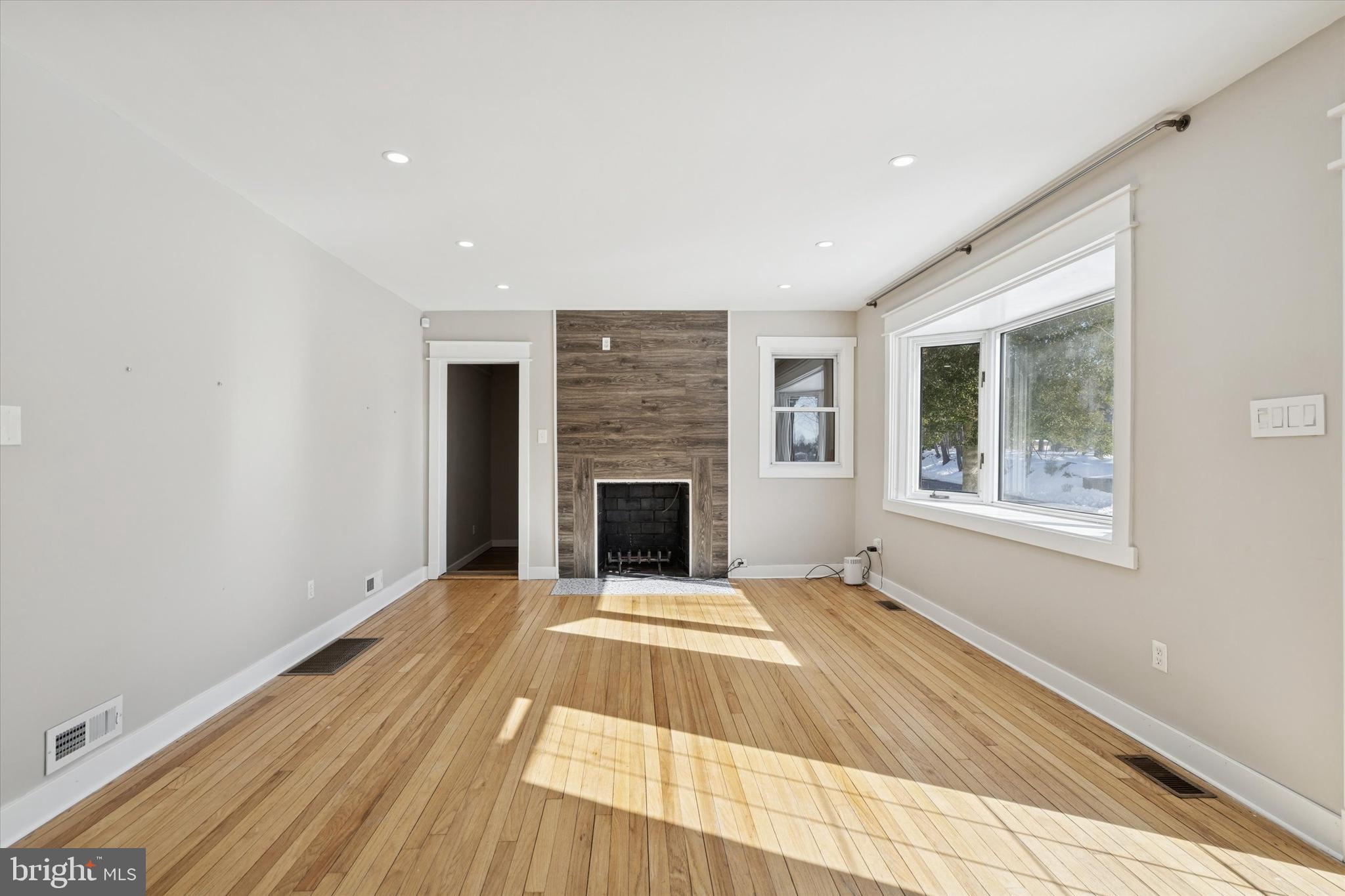 GARDEN CITY - Residential