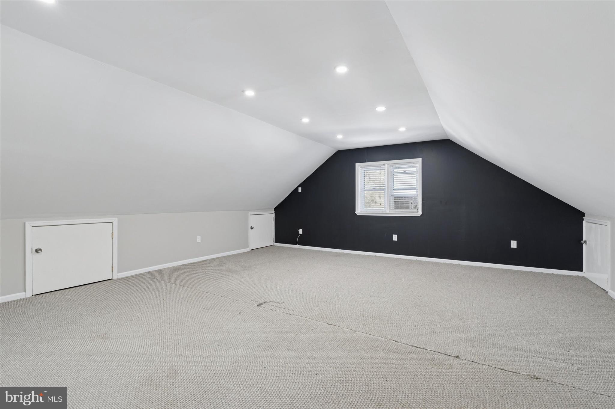 GARDEN CITY - Residential