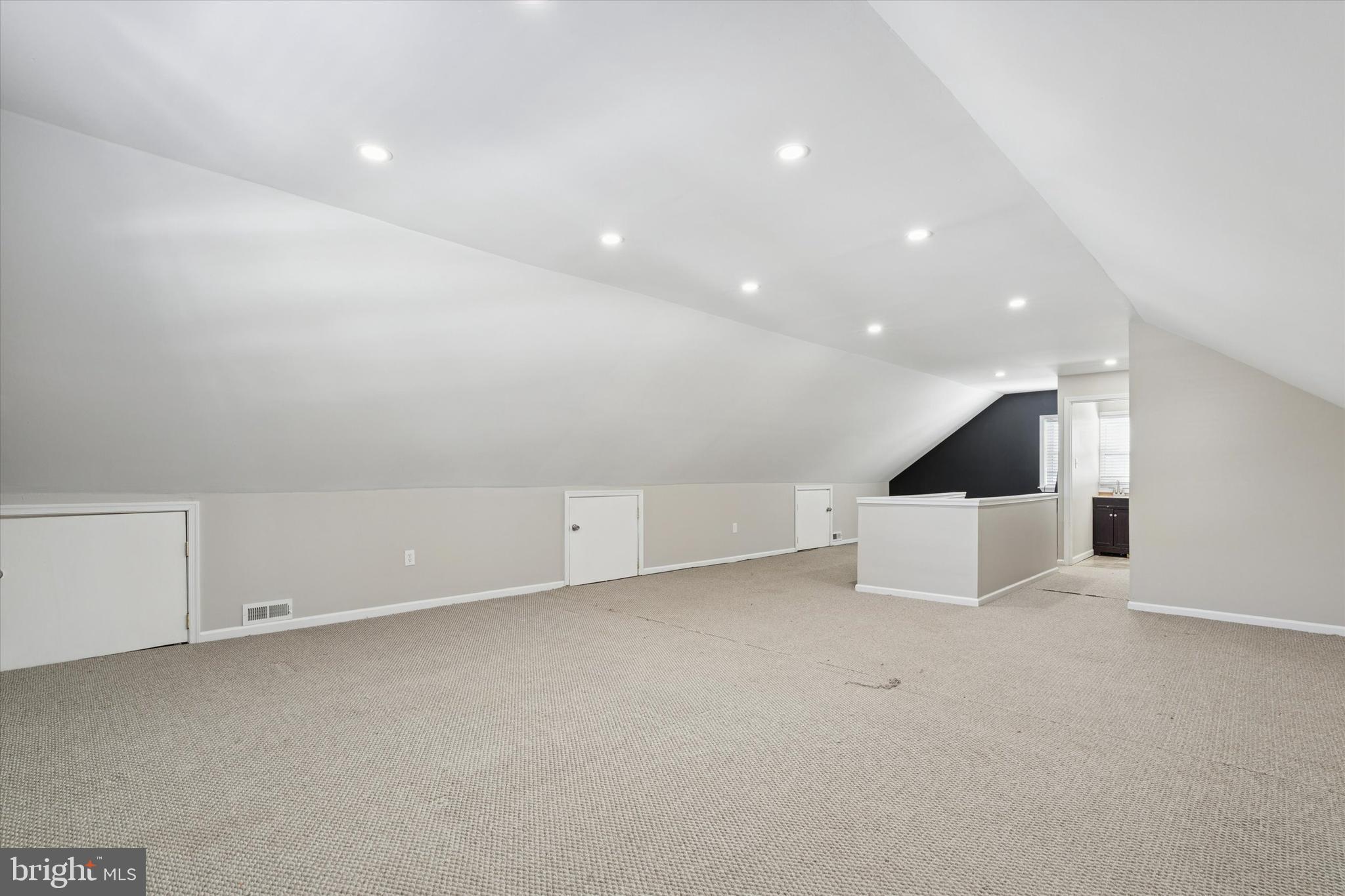 GARDEN CITY - Residential