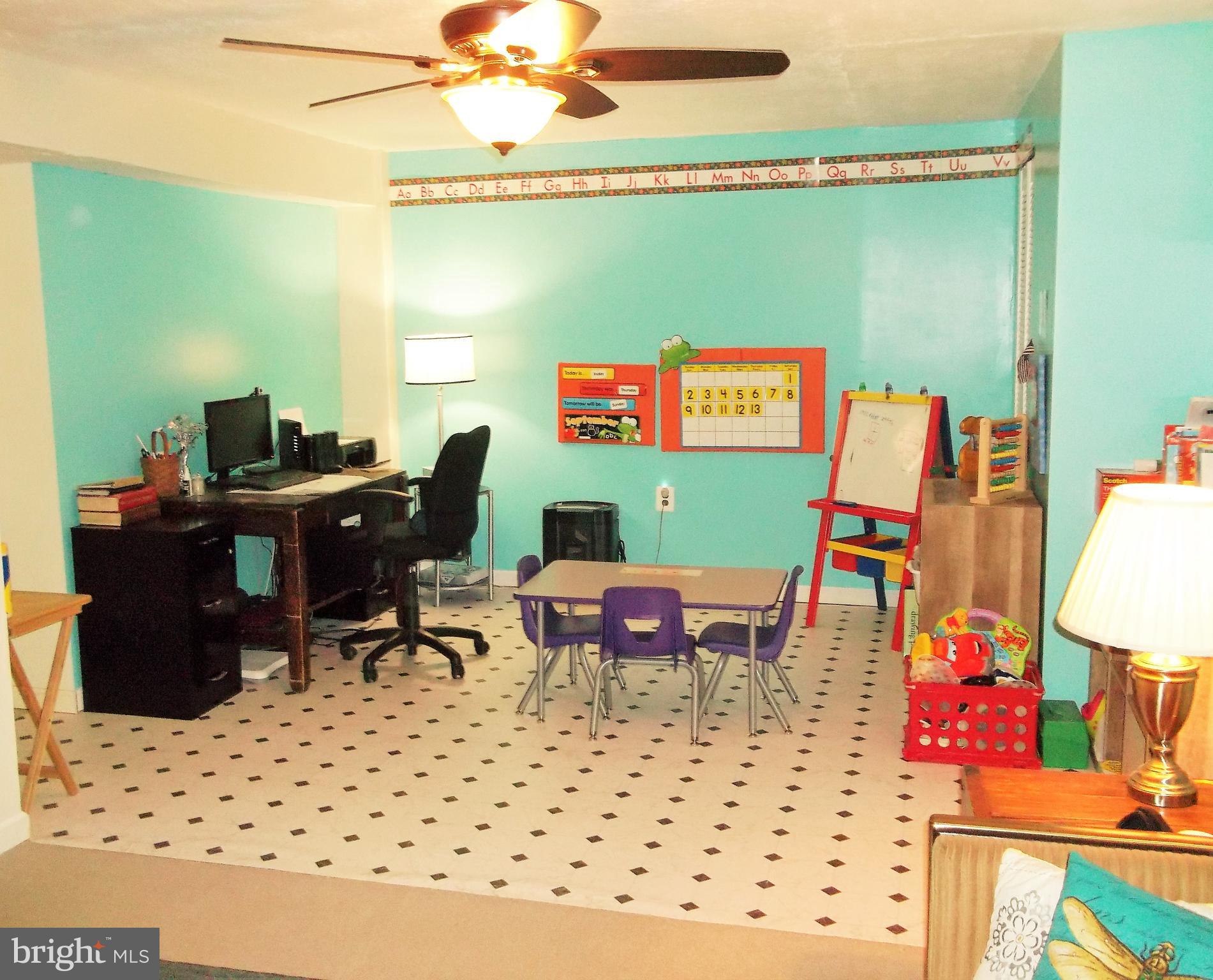 HARFORD SQUARE - Residential