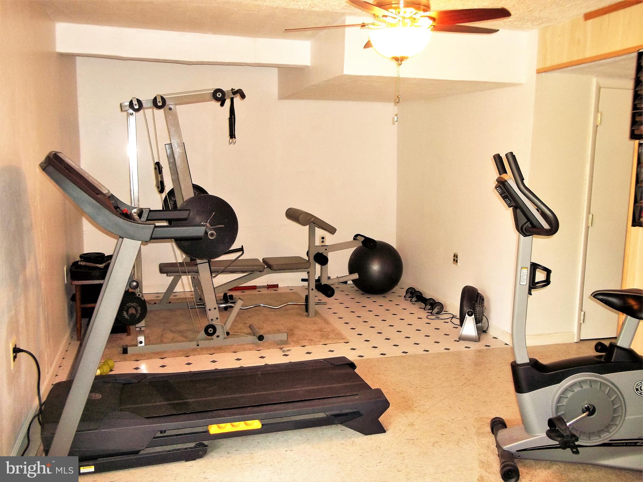 HARFORD SQUARE - Residential