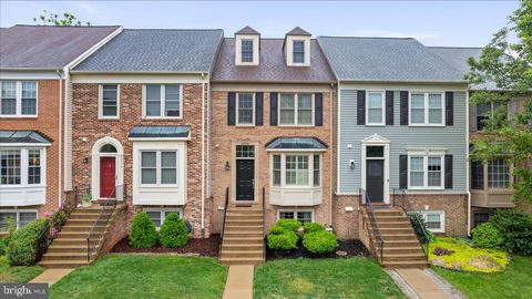 Photo of 43576 Blacksmith Square, ASHBURN, VA 20147 (MLS # VALO2125004)